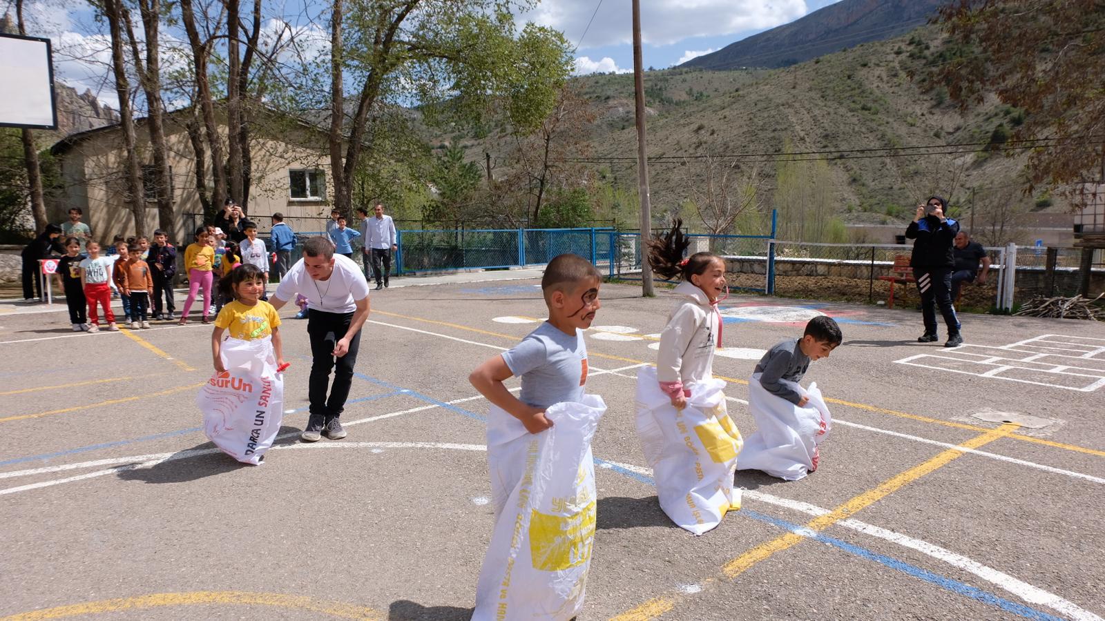 Gümüş Patiler ve SİYAMDER’den farkındalıklı 23 Nisan etkinliği 9