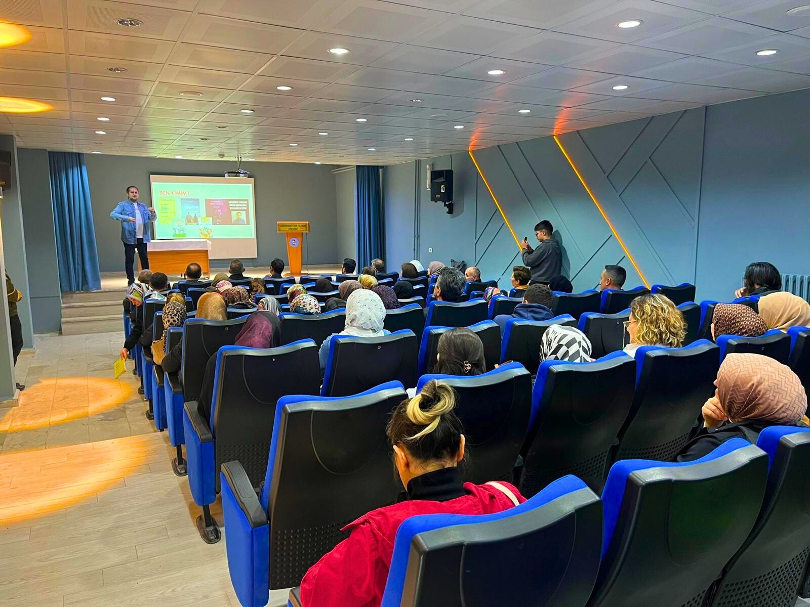 Türk Telekom Fen Lisesi'nde okur-veli- yazar buluşması 6