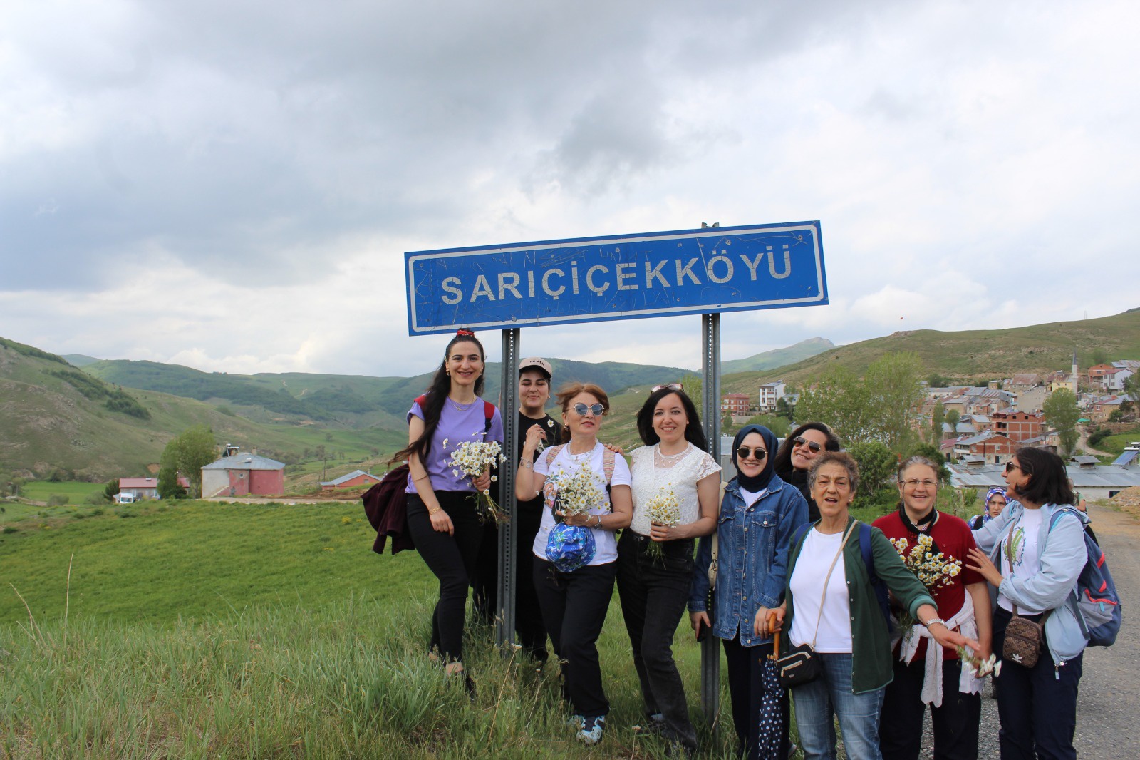 İzciler Sarıçiçek köyünü keşfe çıktı 6