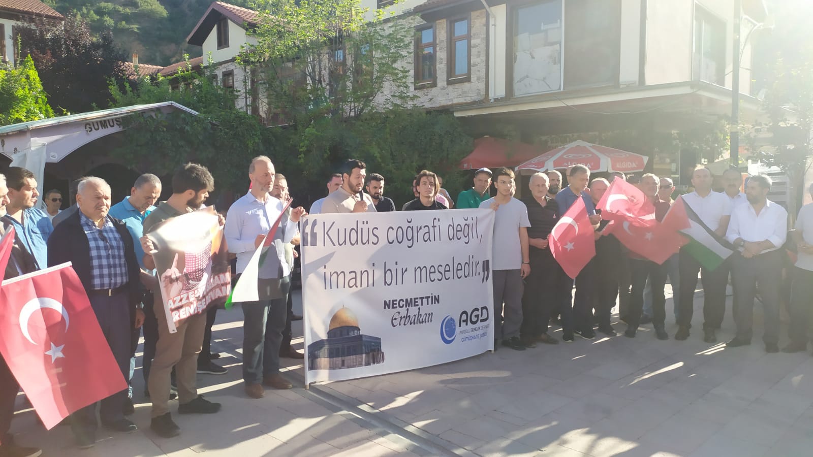 Gümüşhane'den İslam ülkelerine çağrı: Birleşin ve silkinin 1