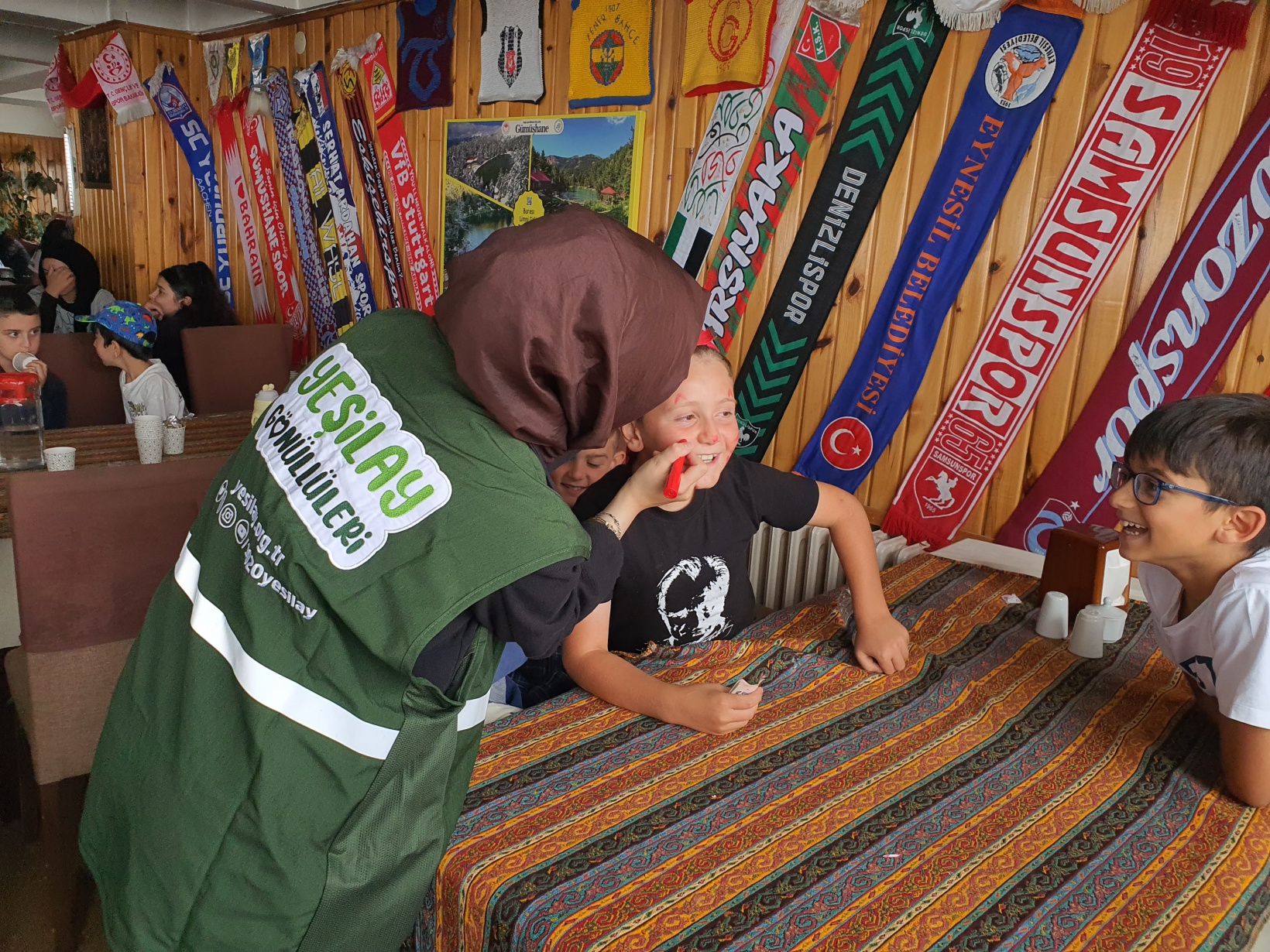 Yeşilay, uçurtma coşkusuna ortak oldu 6