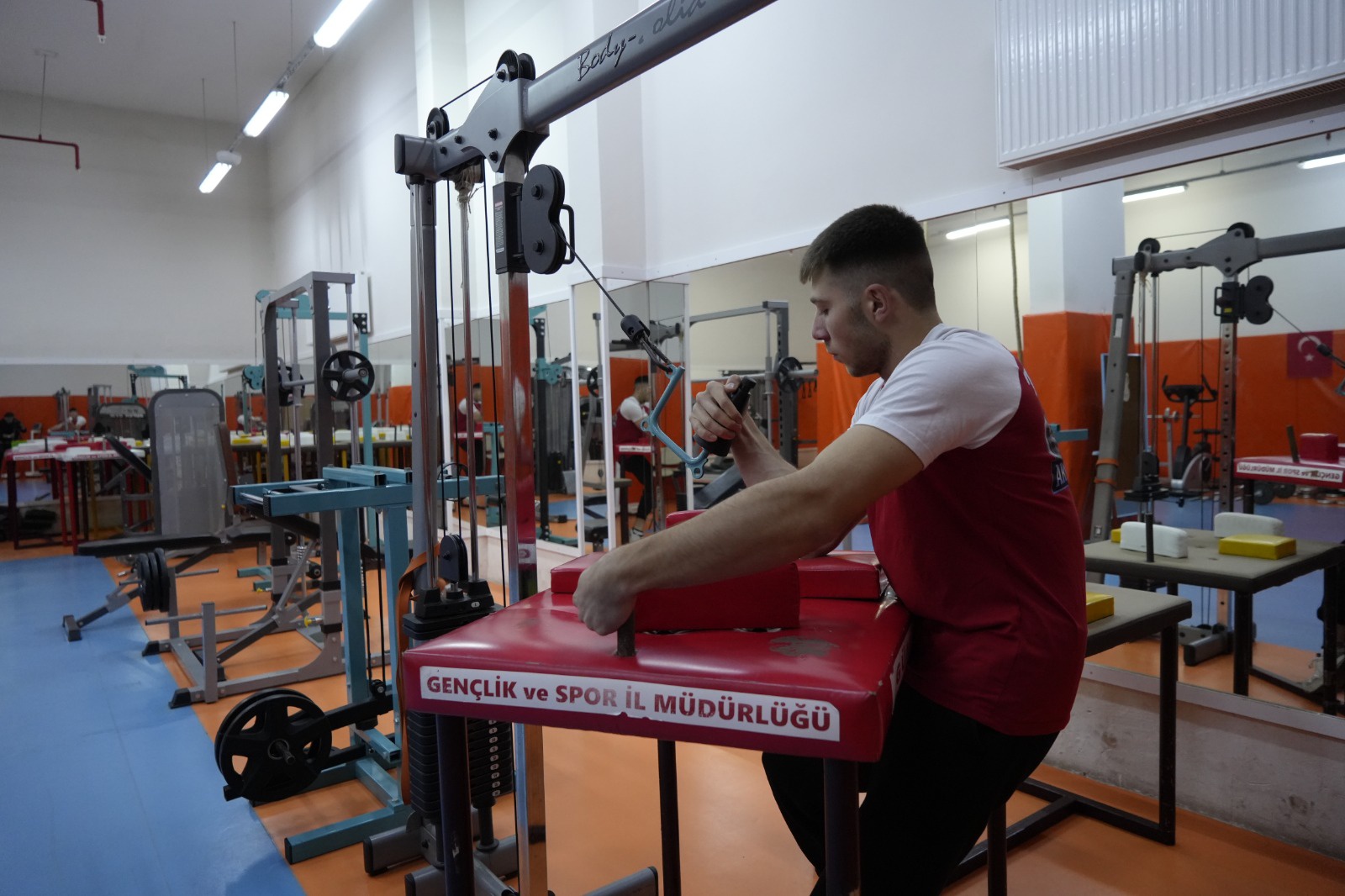 Tam bitti derken antrenörünün desteğiyle dünya sahnesine çıktı 3