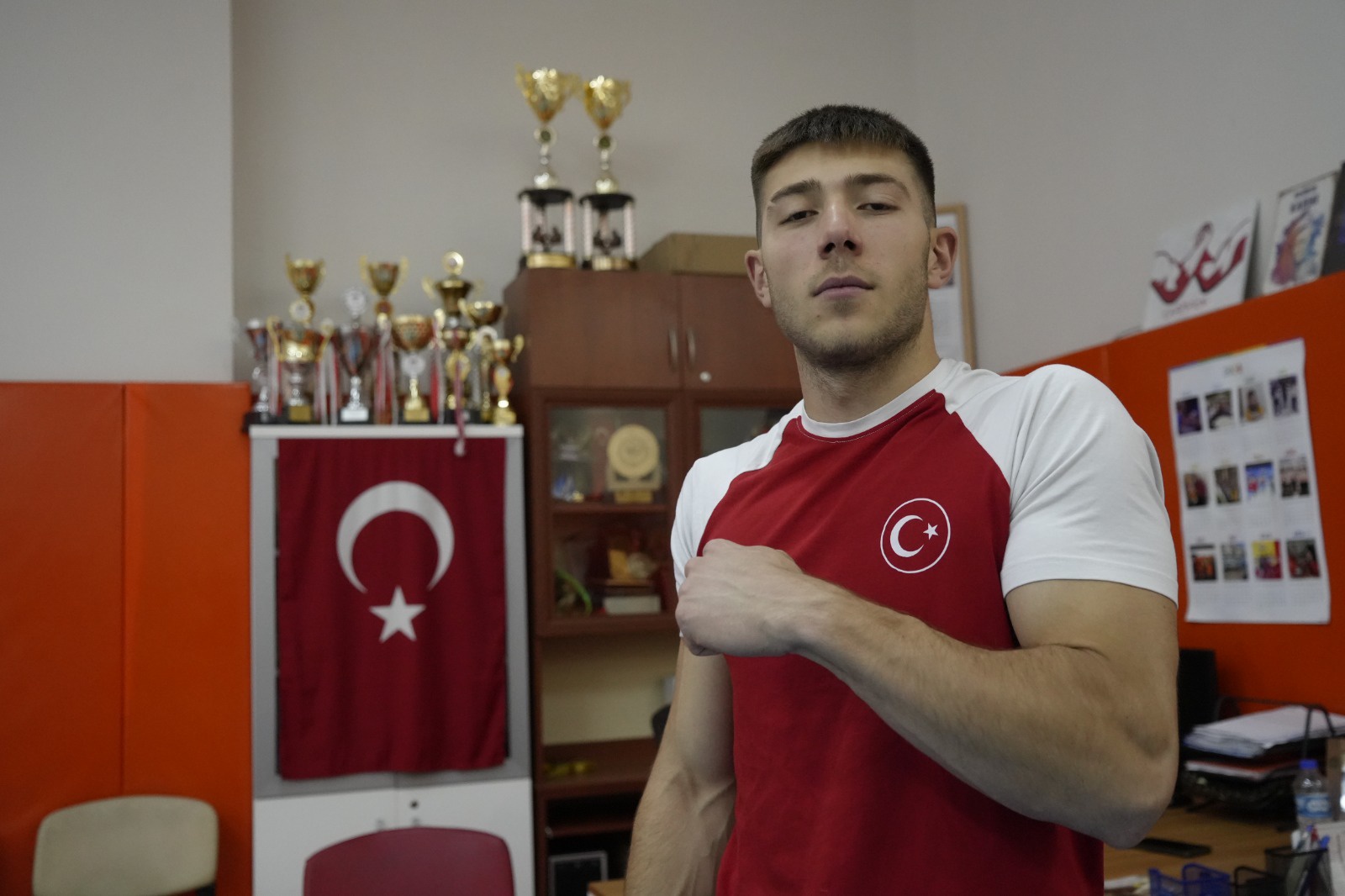 Tam bitti derken antrenörünün desteğiyle dünya sahnesine çıktı 6