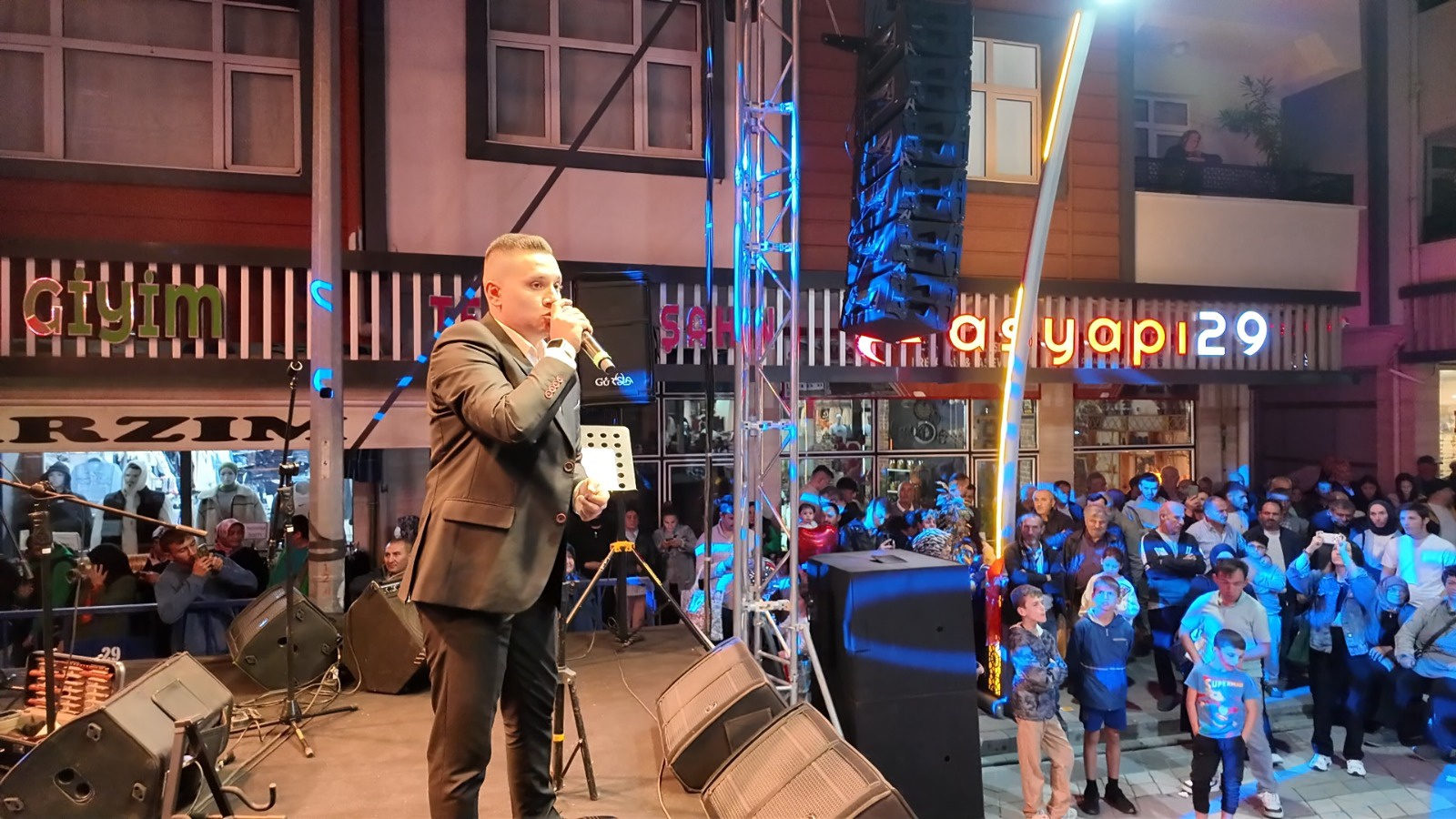 Festivalde ilk gün konserleri tamamlandı 2