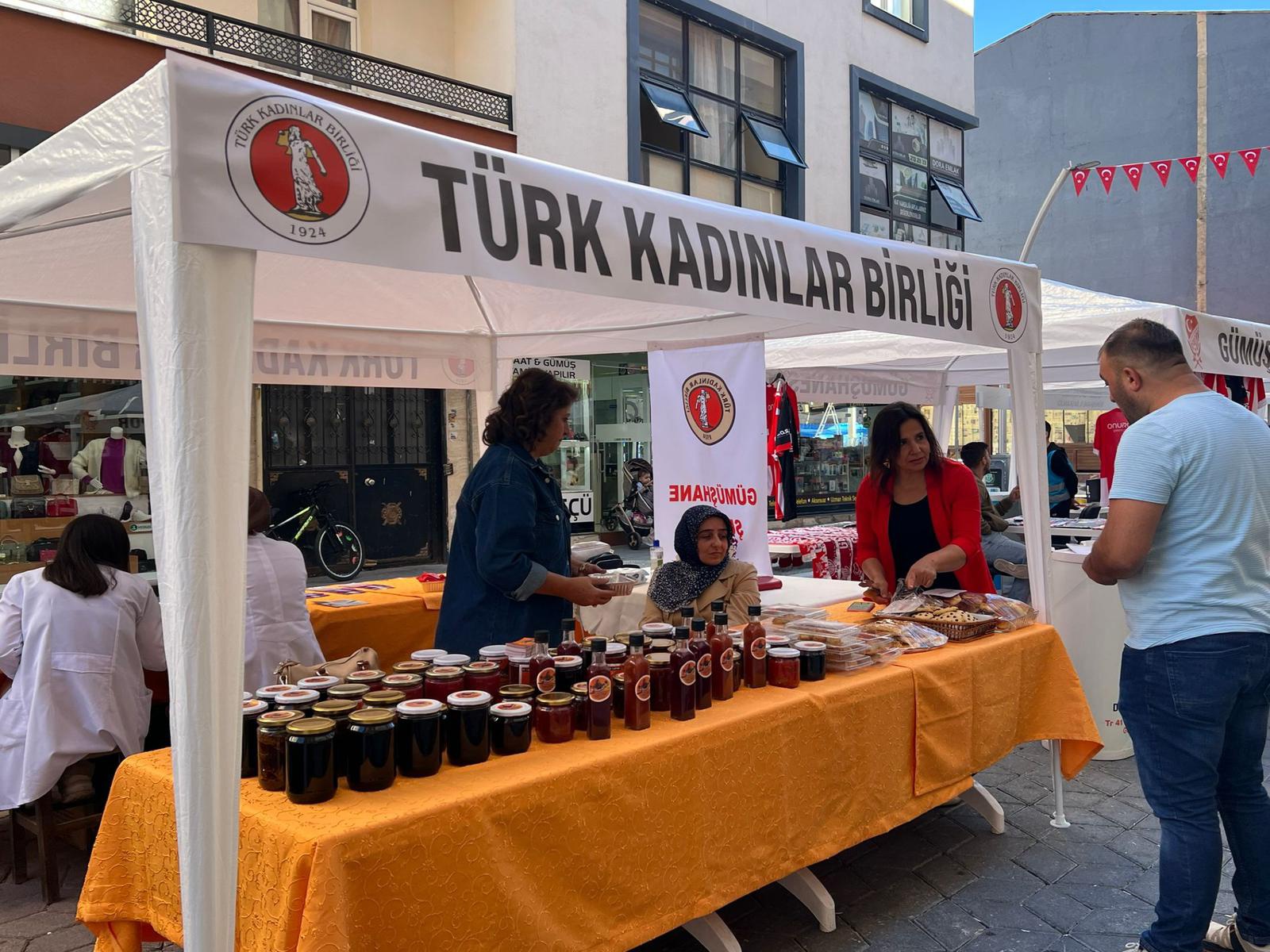 Türk Kadınlar Birliği Festivalde stant açtı 3