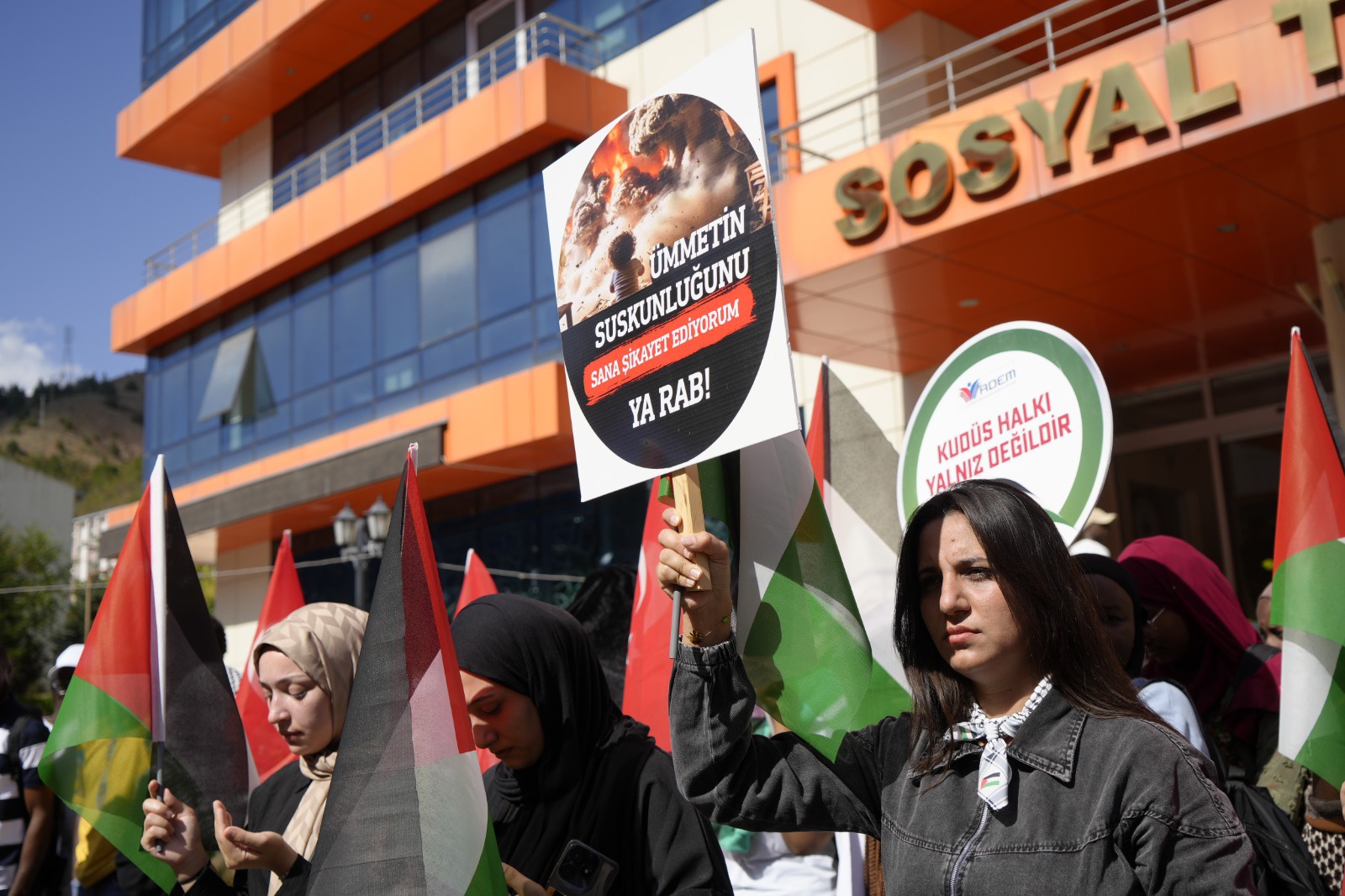 GÜ’de Filistin’e destek yürüyüşü gerçekleştirildi  3