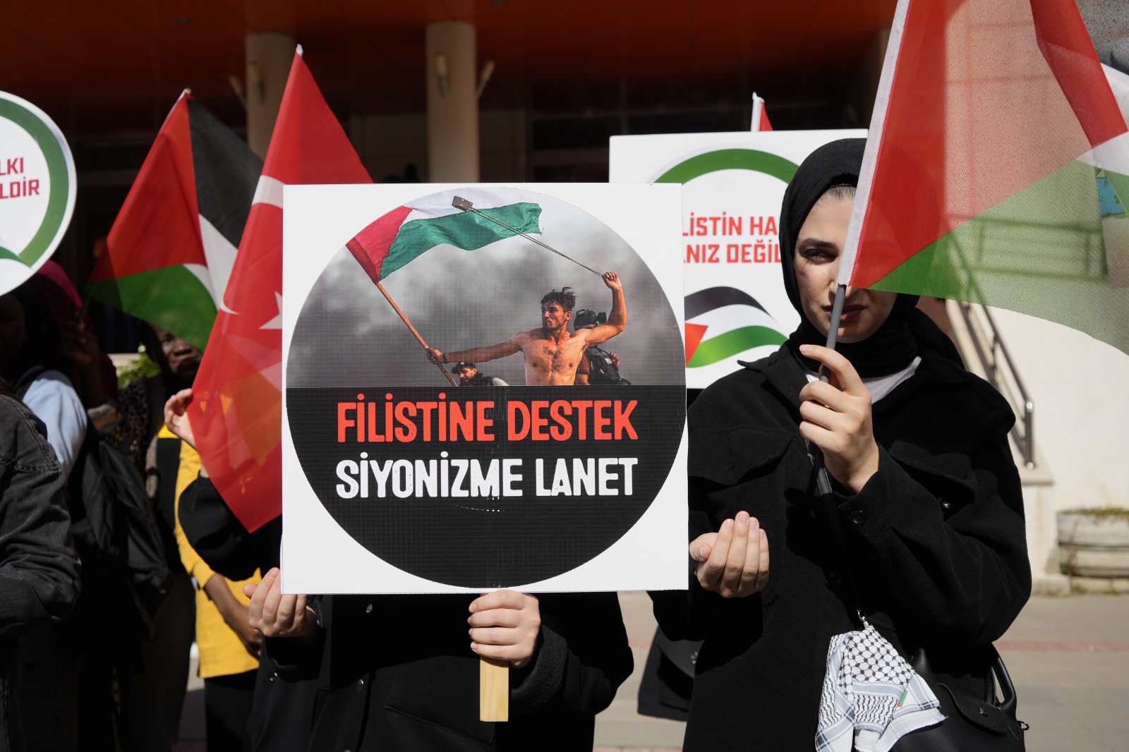 GÜ’de Filistin’e destek yürüyüşü gerçekleştirildi  1