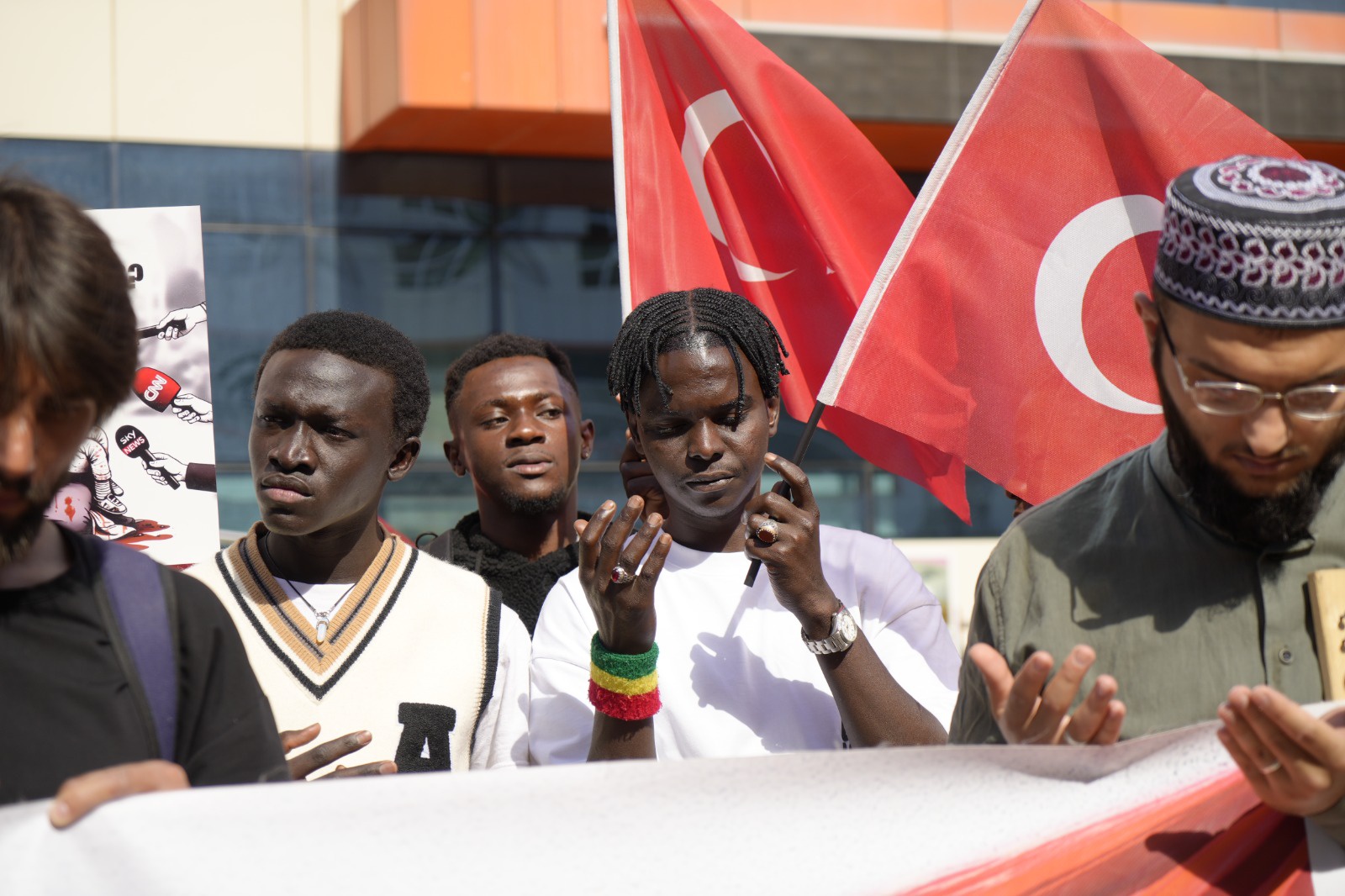 GÜ’de Filistin’e destek yürüyüşü gerçekleştirildi  4