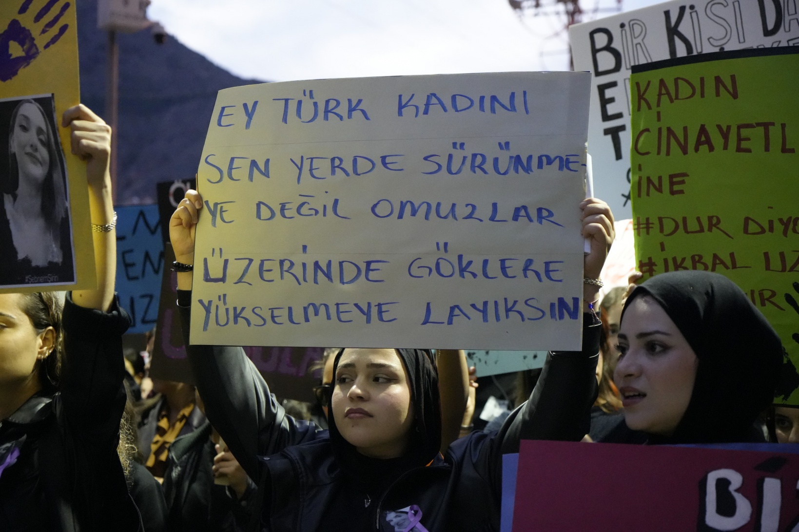 Gümüşhane’de kadınlar şiddete dur demek için yürüdü 2