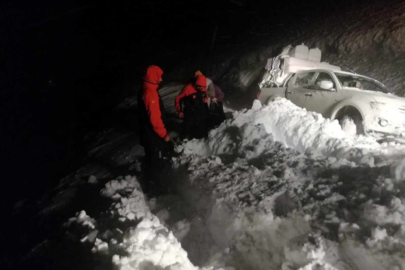 Gümüşhane yaylalarında mahsur kalan vatandaşlar kurtarıldı 4