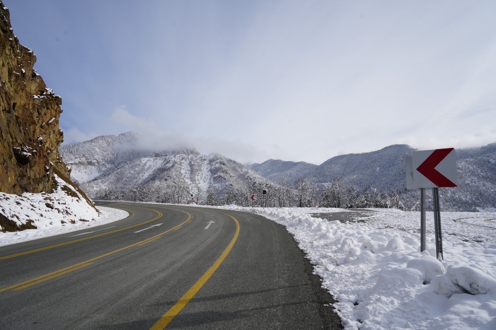 Zigana Dağı kar yağışının ardından eşsiz güzelliğe büründü 1