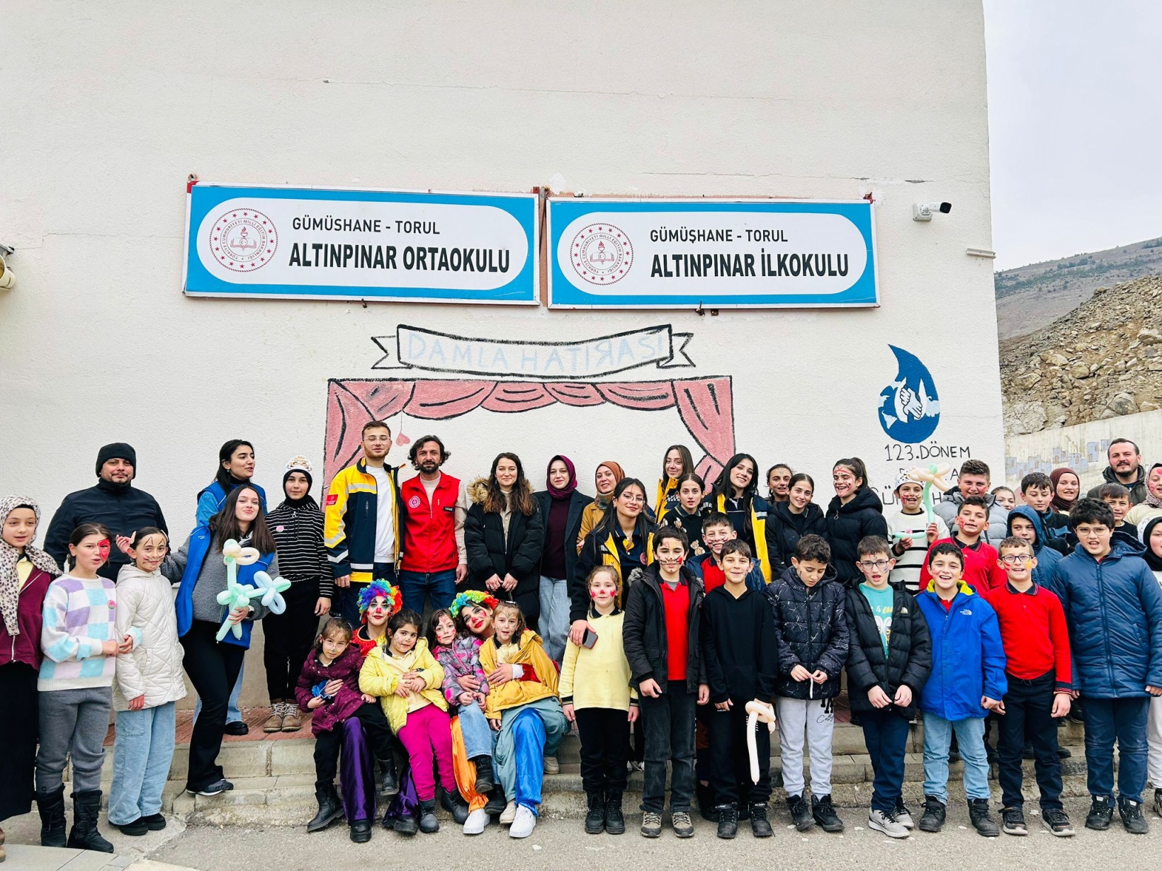 Paramedik Kulübü’nden köy okuluna kitap ve sevgi desteği 29