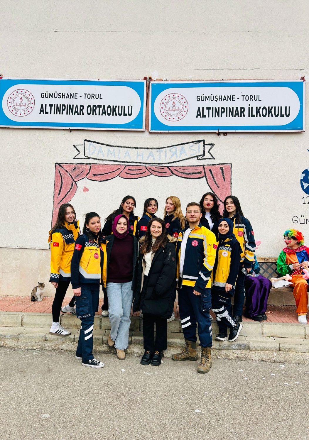 Paramedik Kulübü’nden köy okuluna kitap ve sevgi desteği 11