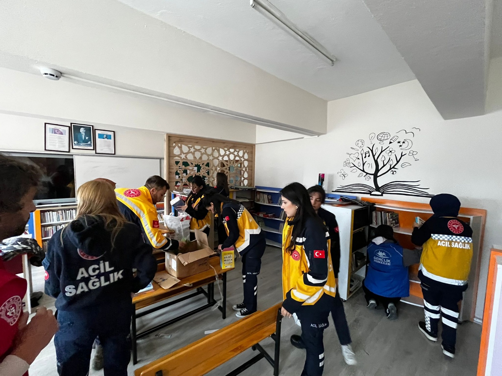 Paramedik Kulübü’nden köy okuluna kitap ve sevgi desteği 2