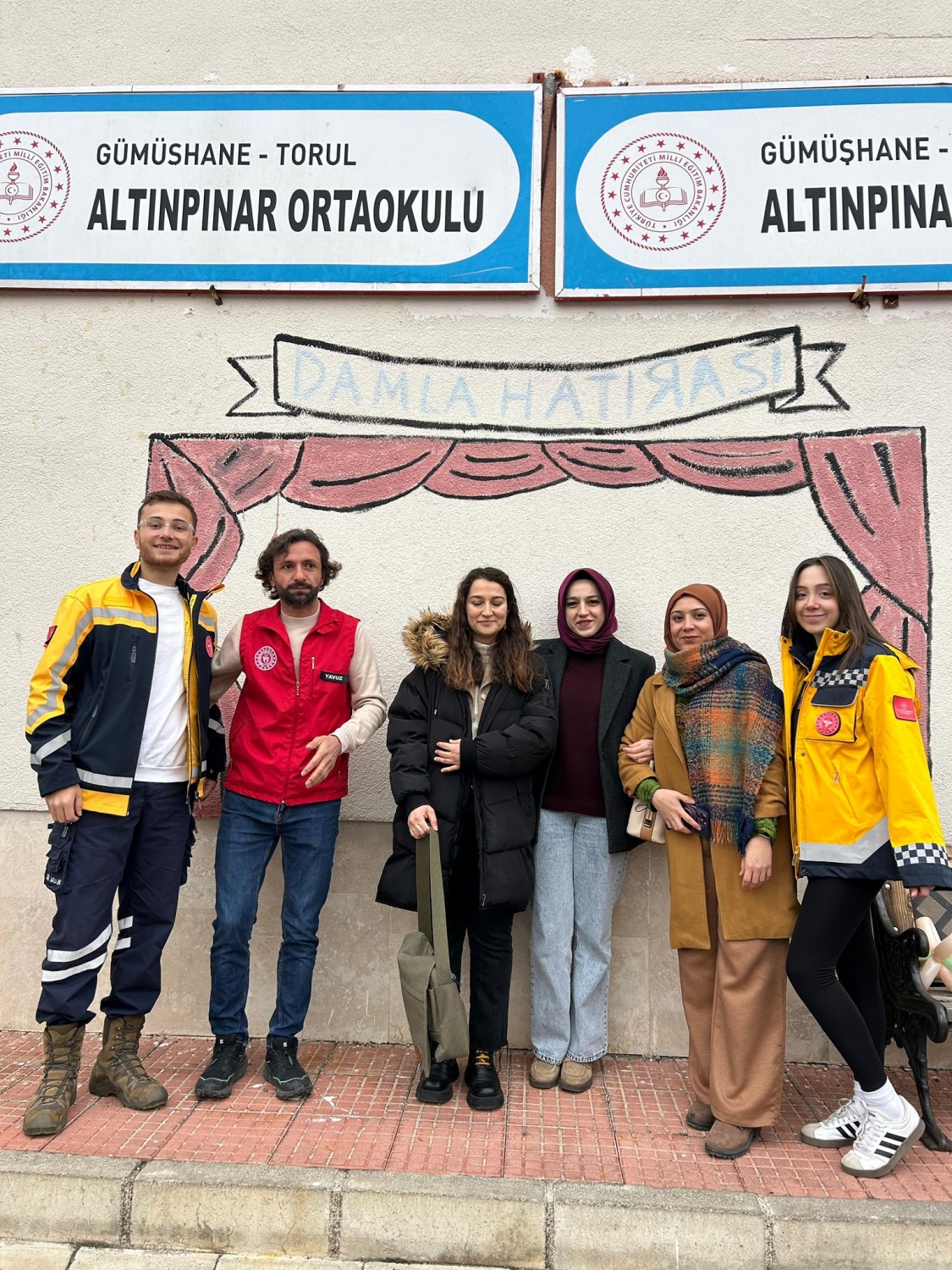 Paramedik Kulübü’nden köy okuluna kitap ve sevgi desteği 24