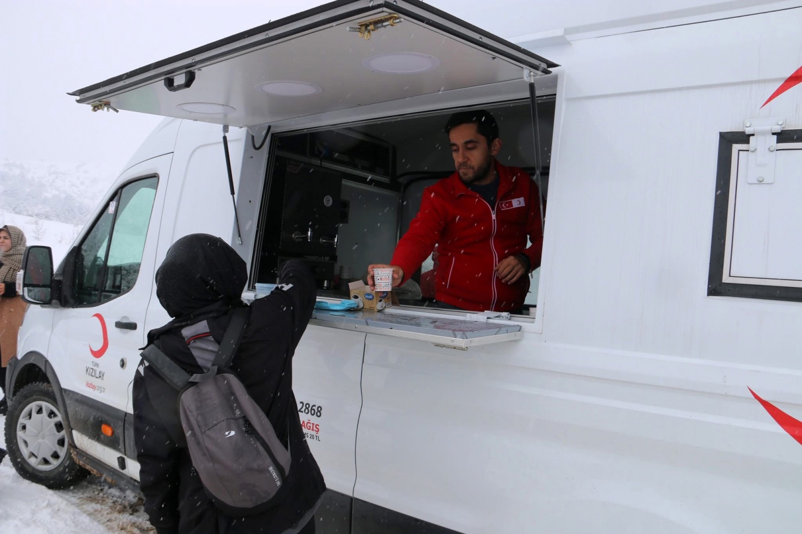 Gümüşhane’de 152 genç kar altında tarihi kaleyi keşfetti 1