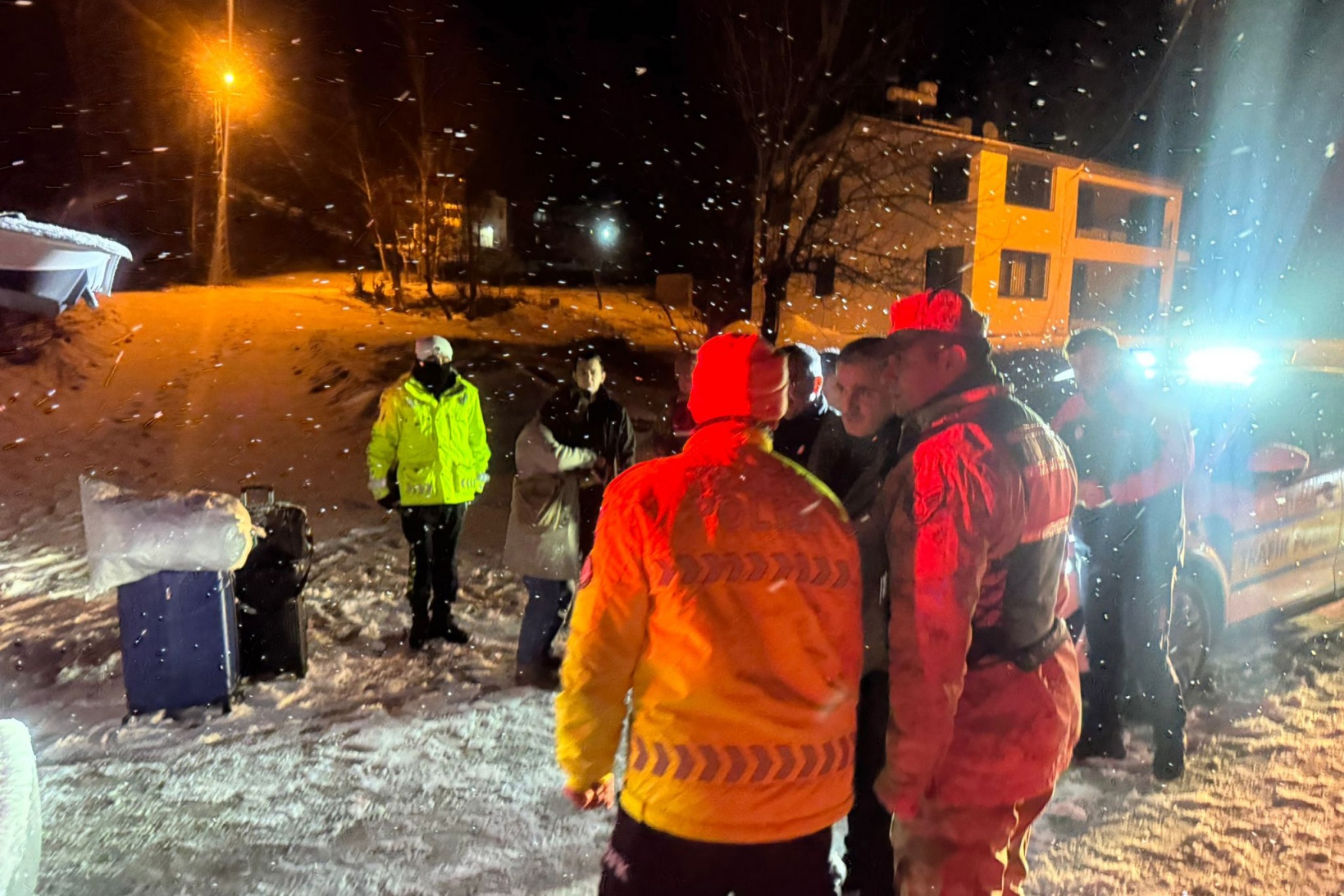 Gümüşhane’de yolcu otobüsü kaza yaptı: 2’si çocuk 14 yaralı 3