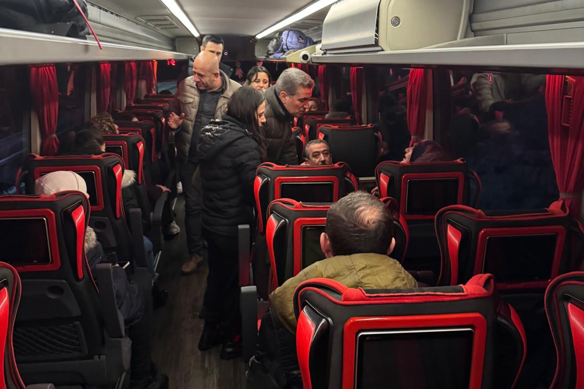 Gümüşhane’de yolcu otobüsü kaza yaptı: 2’si çocuk 14 yaralı 5