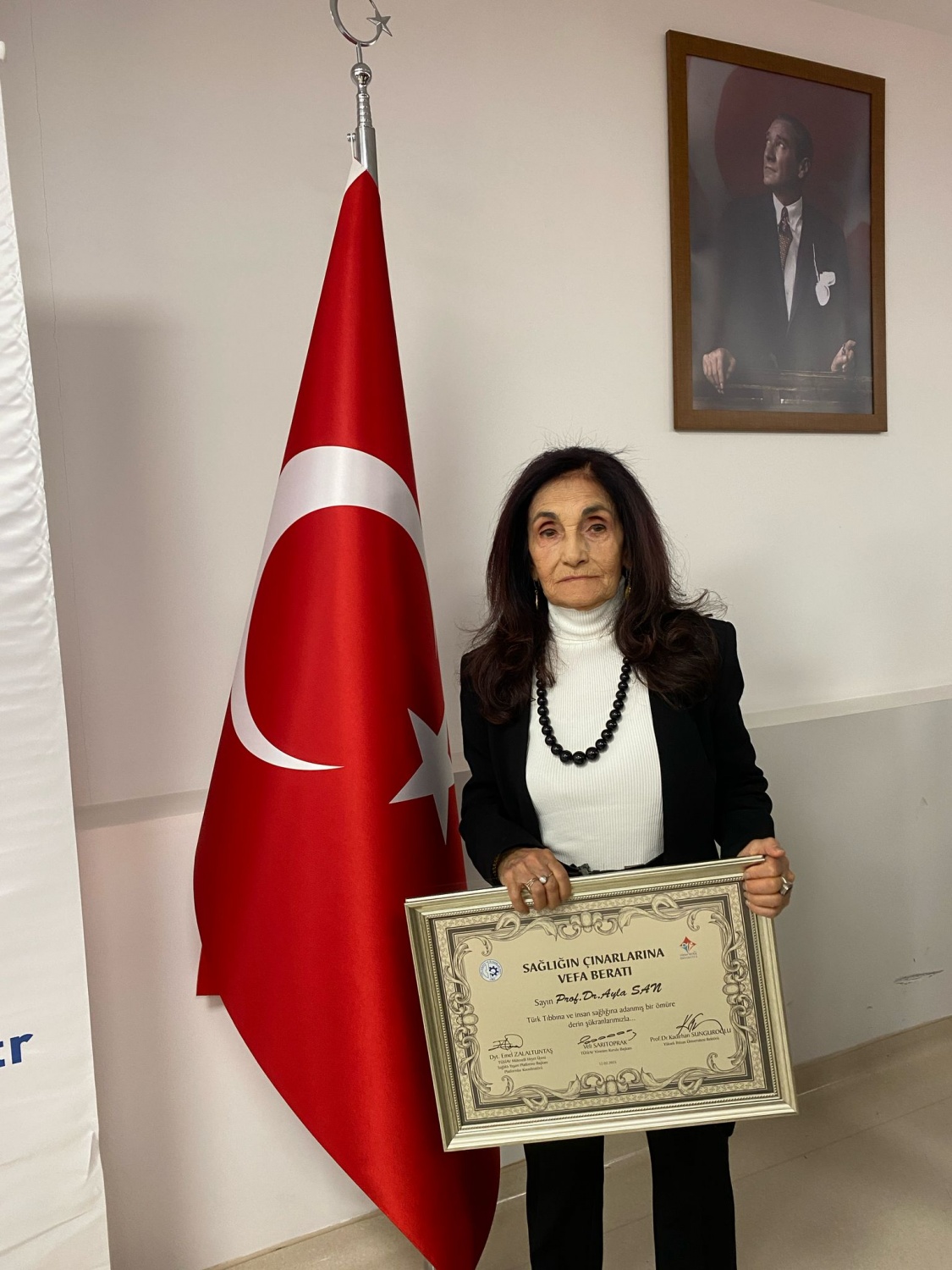Prof. Dr. Ayla San’a büyük onur 4