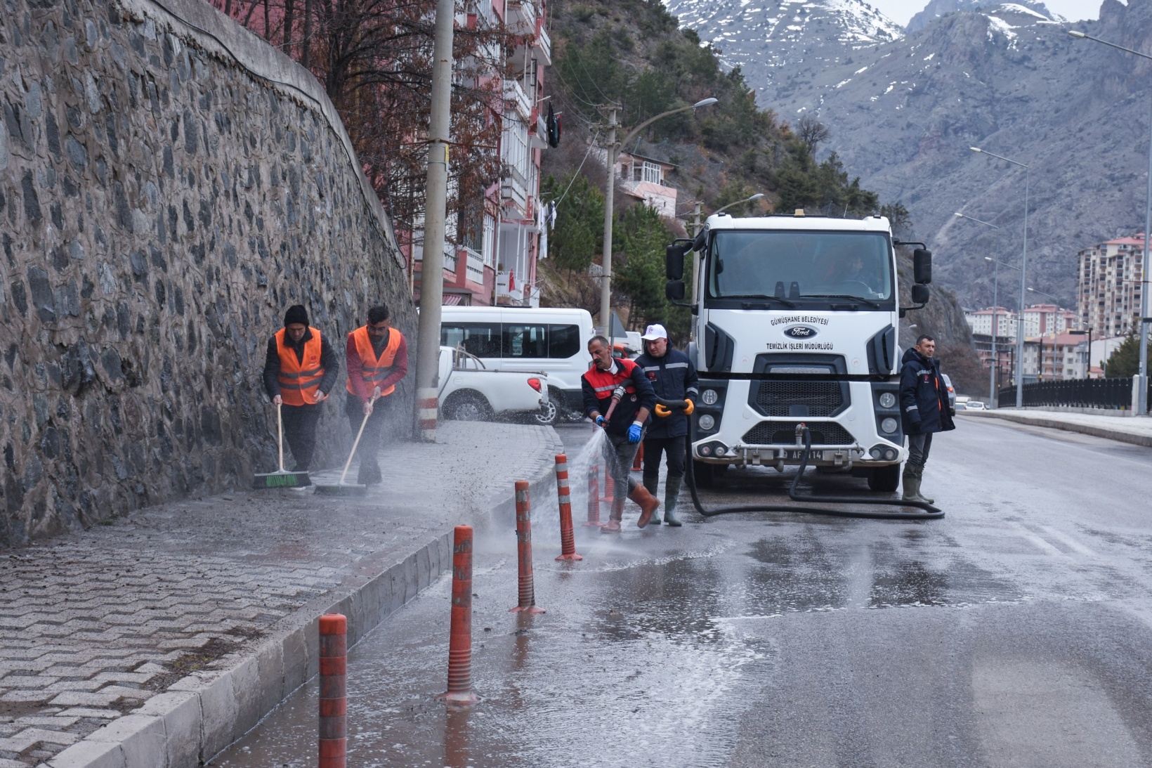 Caddeler temizleniyor 3