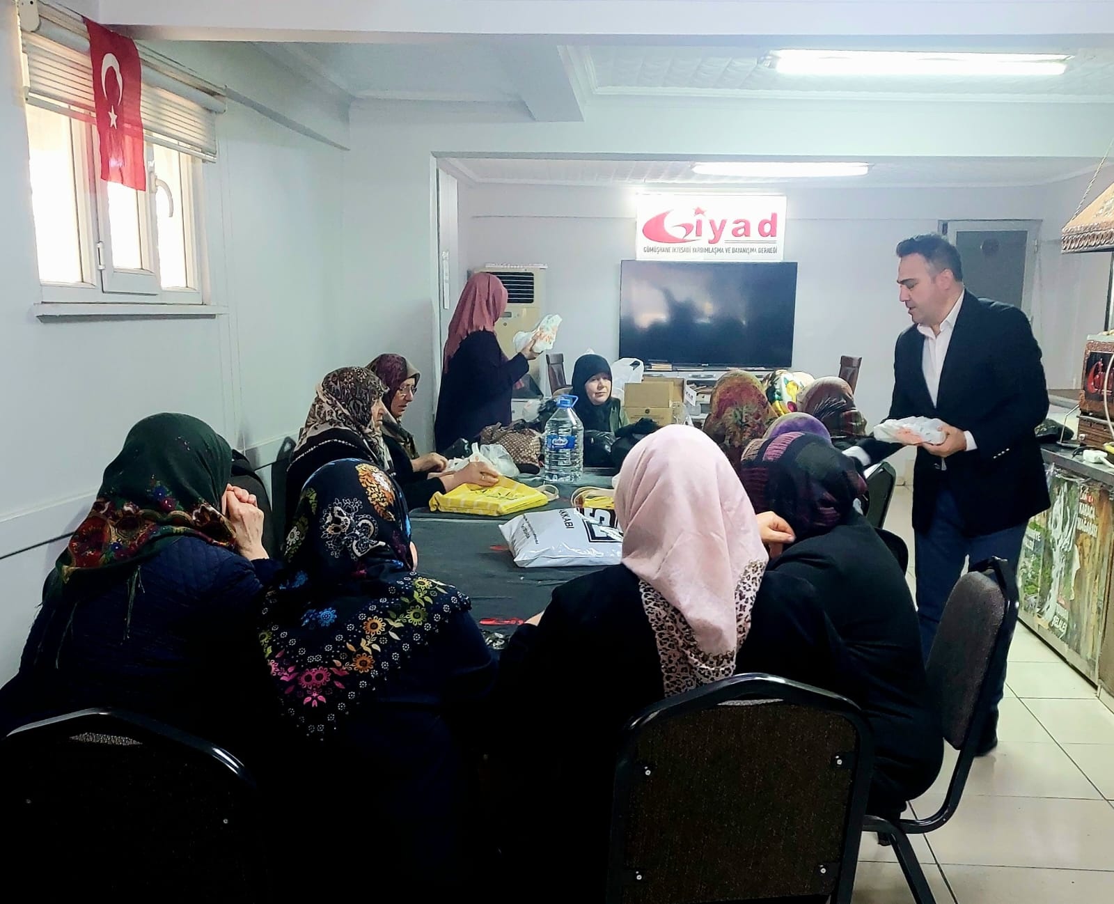 GİYAD'da Hatim Duası Yapıldı Hediyeler Dağıtıldı 7