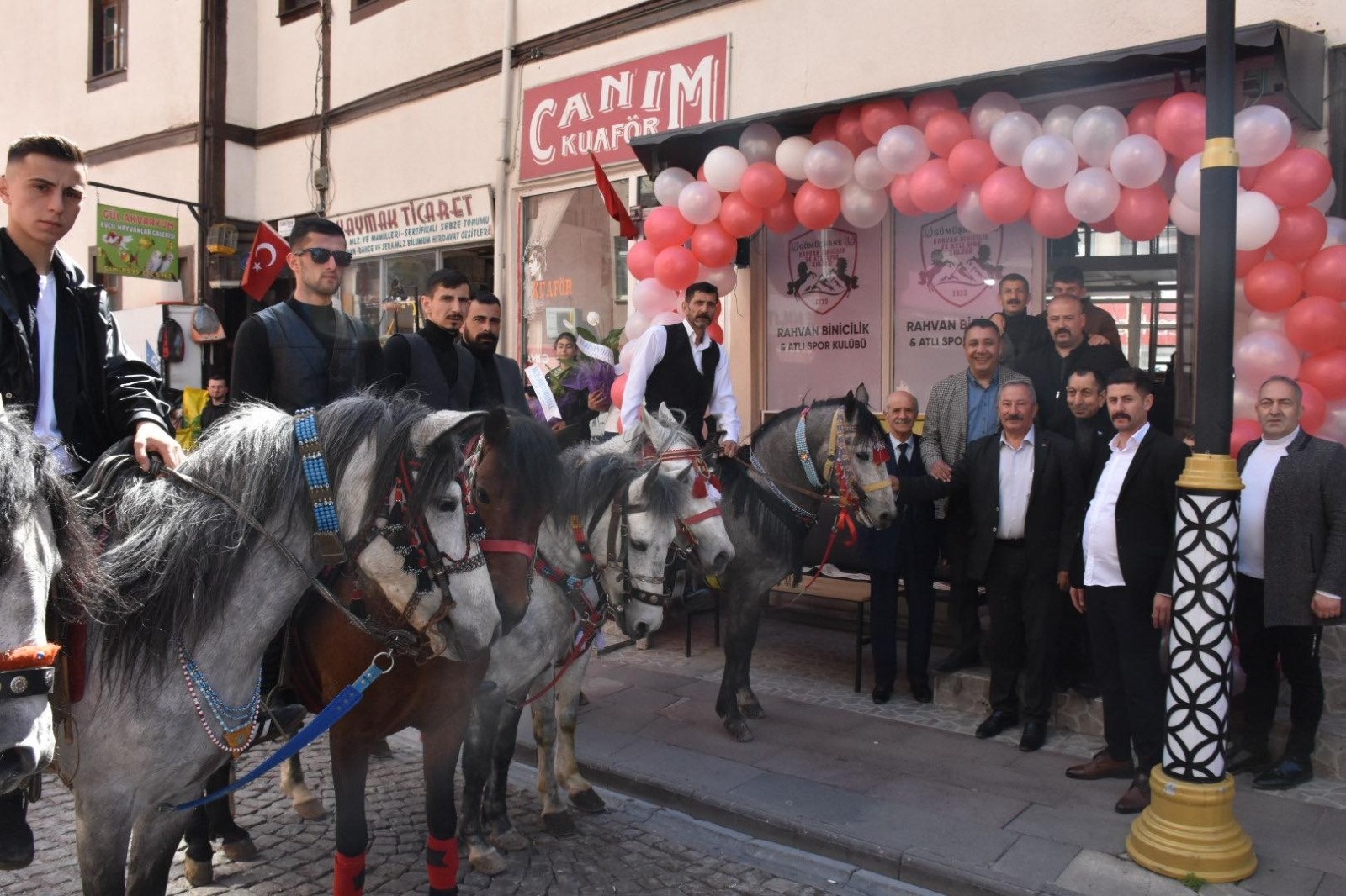 Rahvan Binicilik ve Atlı Spor Kulübüne görkemli açılış 6