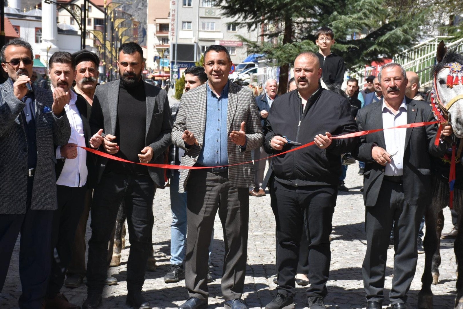 Rahvan Binicilik ve Atlı Spor Kulübüne görkemli açılış 2