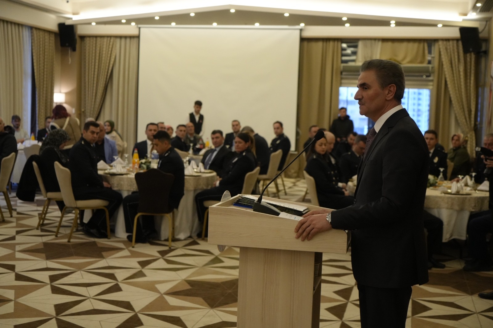 Gümüşhane Emniyeti şehit, gazi ve emekli personel onuruna etkinlik düzenlendi 4