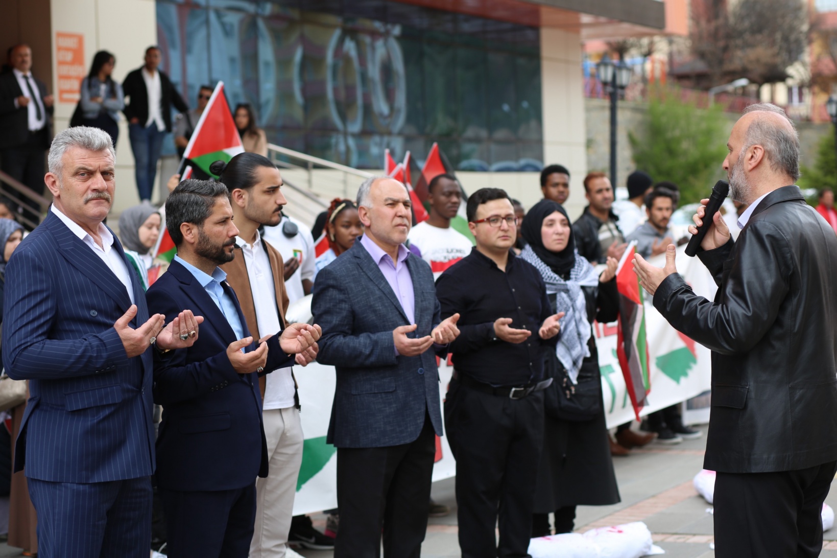 İsrail zulmü 3 dilde anlatıldı: İnsanlık vicdanı, Siyonizmi yenecektir 1