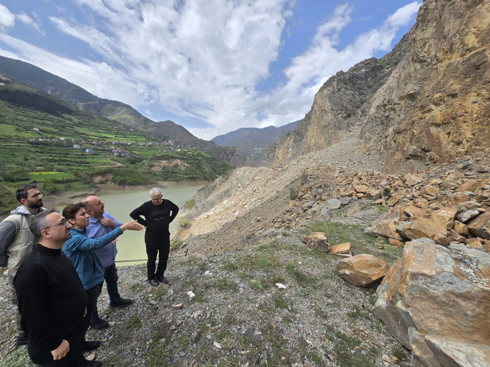 Rektör Yıldız davet etti heyelan araştırma ekibi Kürtün’e geldi 6