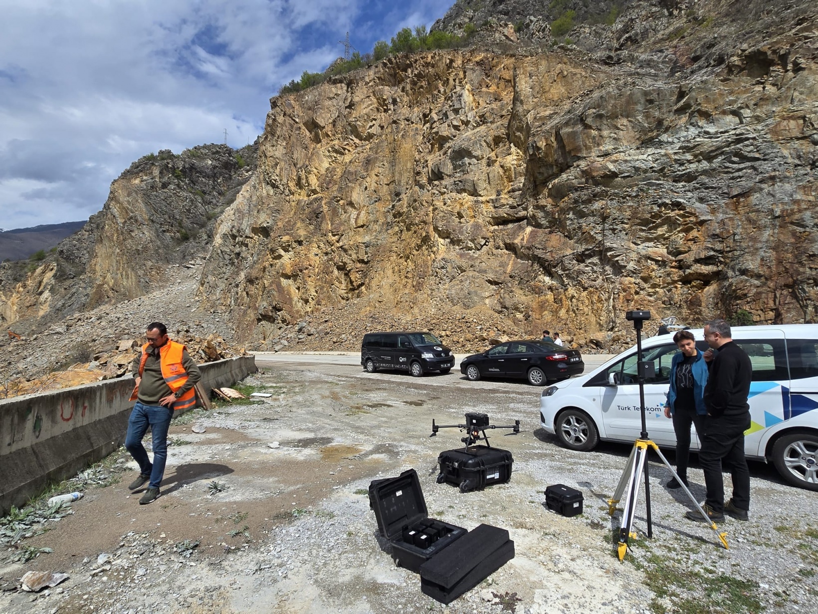 Rektör Yıldız davet etti heyelan araştırma ekibi Kürtün’e geldi 4