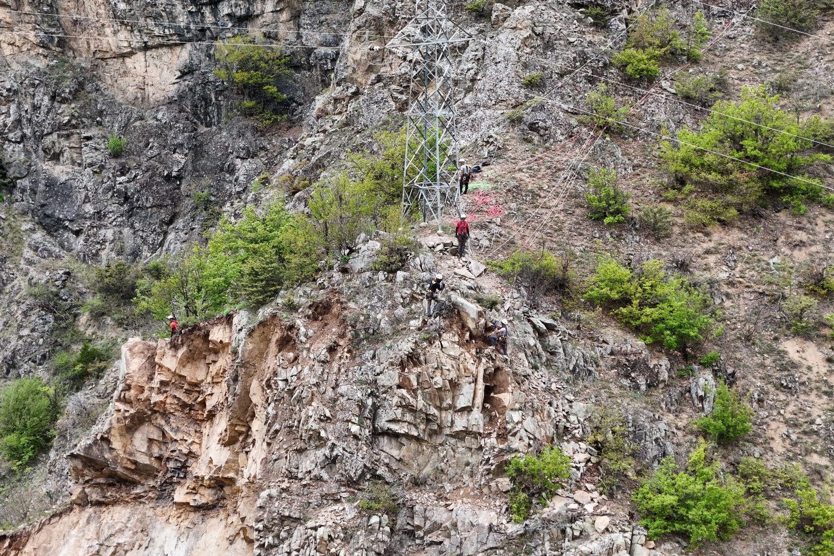 Vali Baruş: Risk bitmeden yol trafiğe açılmayacak 5