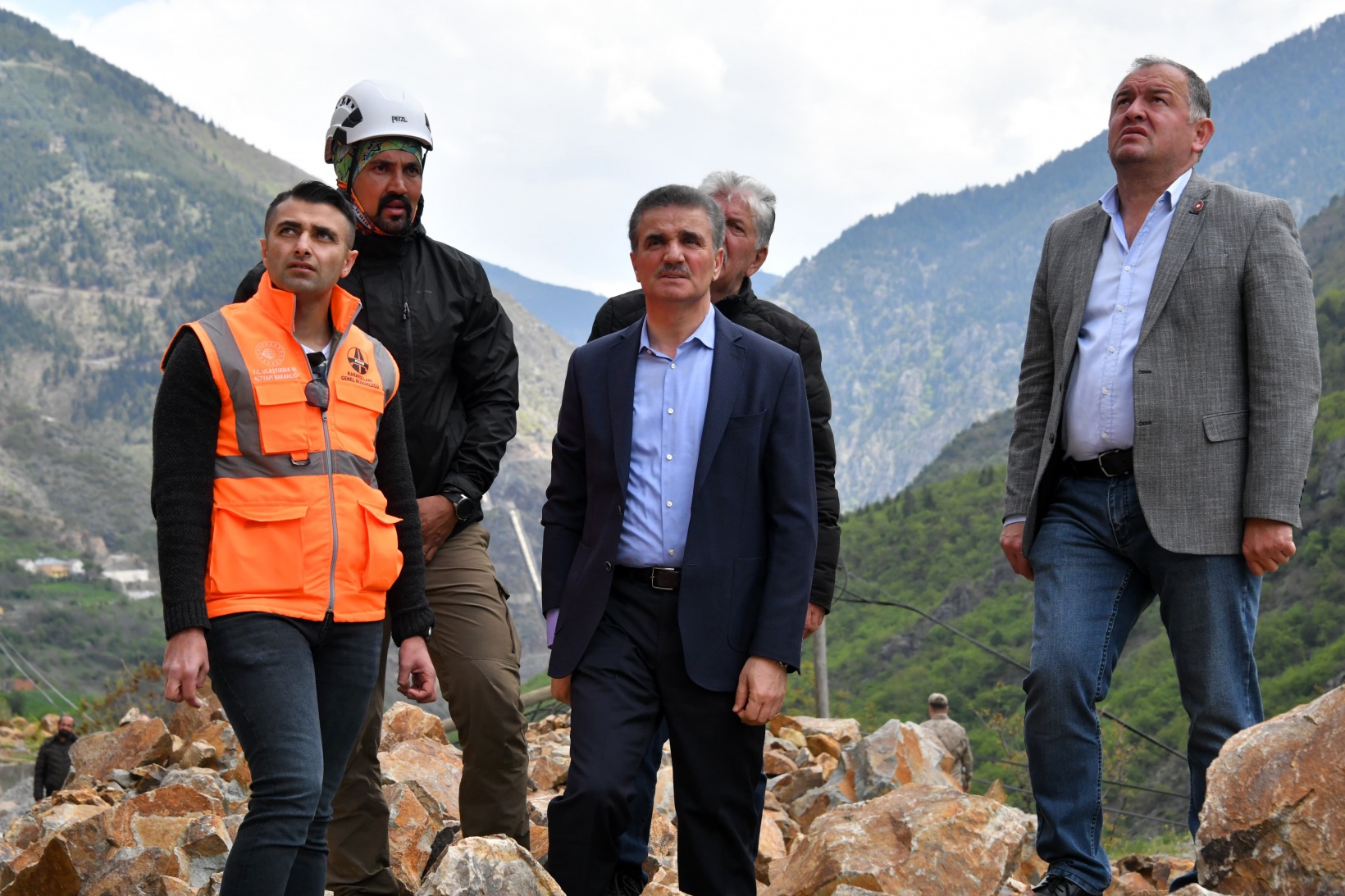 Vali Baruş: Risk bitmeden yol trafiğe açılmayacak 3