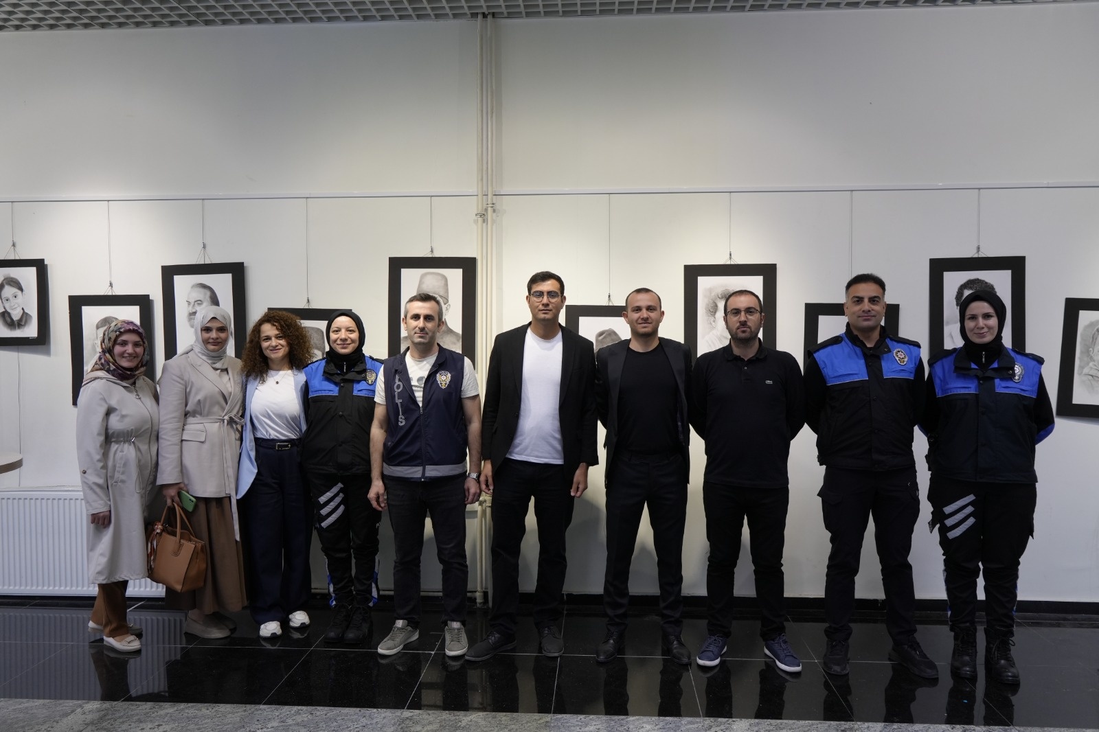 Gümüşhane’de polis memurlarından ‘Polisin Sanat Yönü’ sergisi 7