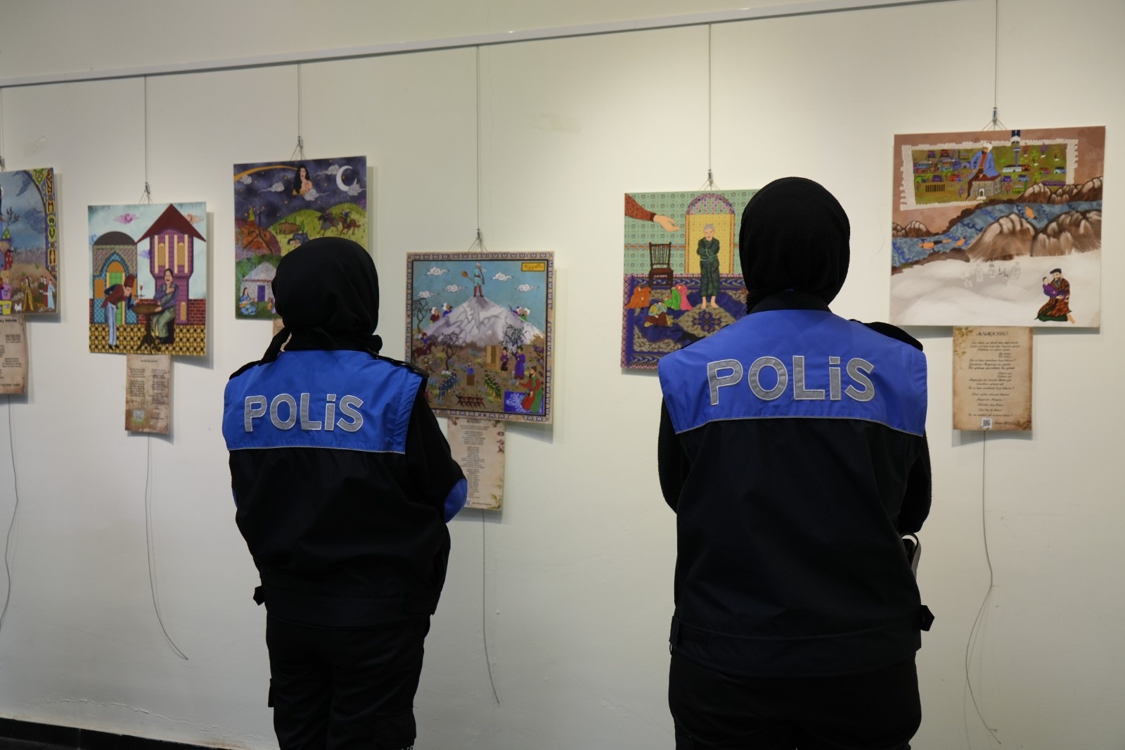 Gümüşhane’de polis memurlarından ‘Polisin Sanat Yönü’ sergisi 11