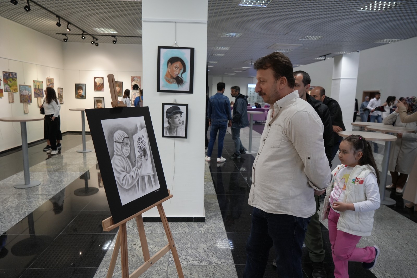 Gümüşhane’de polis memurlarından ‘Polisin Sanat Yönü’ sergisi 14