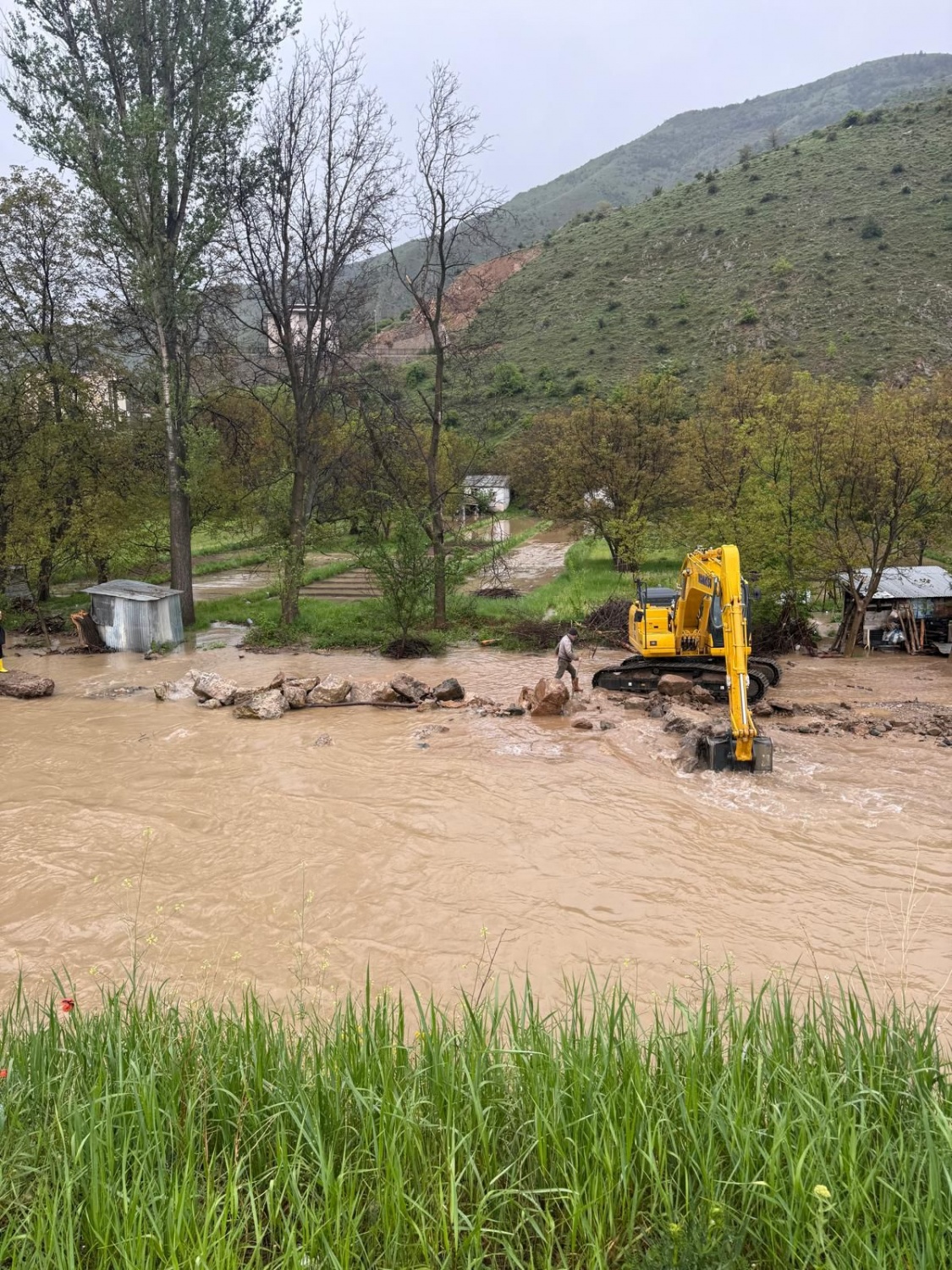 Dere Islahı Bahçeleri Vurdu: Harşit Çayı Taştı, Vatandaş Mağdur Oldu 13