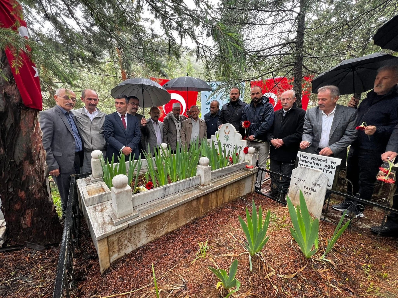 Ülkücü Şehit Yusuf Bahri Genç kabri başında anıldı 1