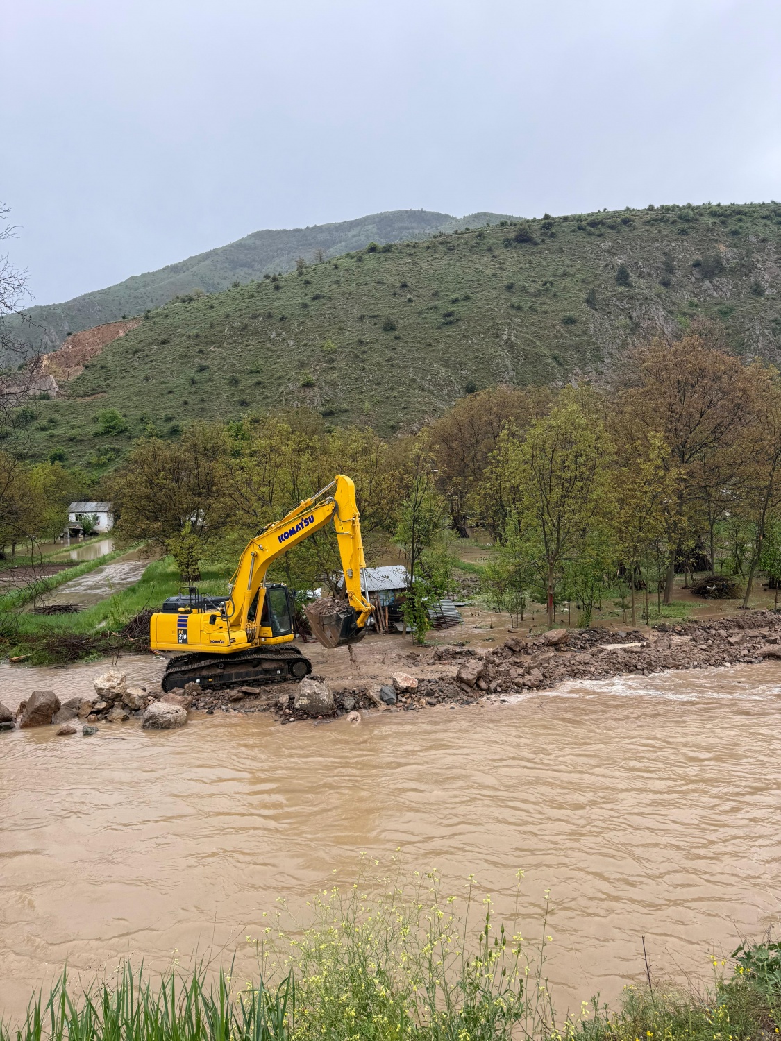 Dere Islahı Bahçeleri Vurdu: Harşit Çayı Taştı, Vatandaş Mağdur Oldu 20