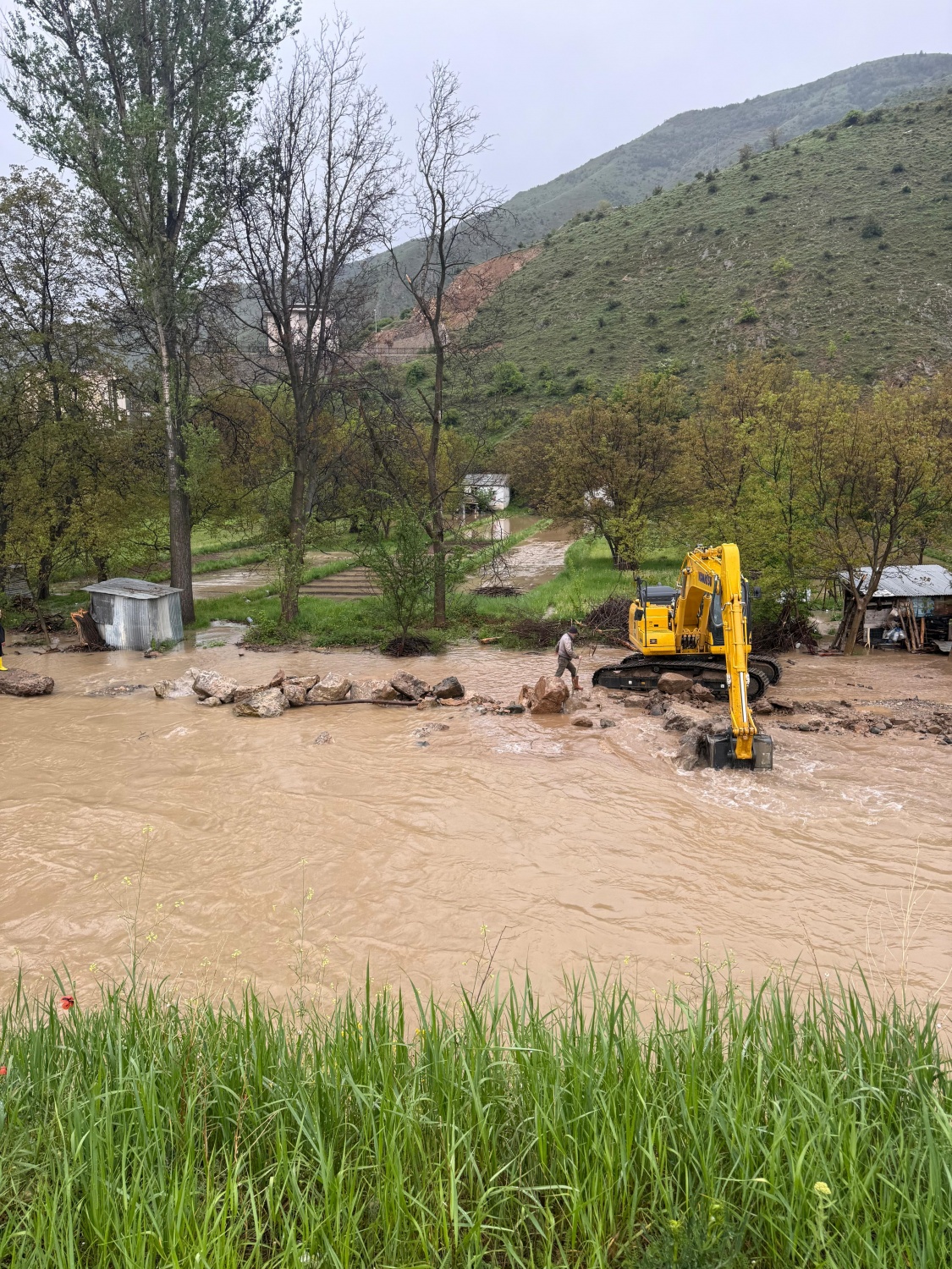 Dere Islahı Bahçeleri Vurdu: Harşit Çayı Taştı, Vatandaş Mağdur Oldu 16