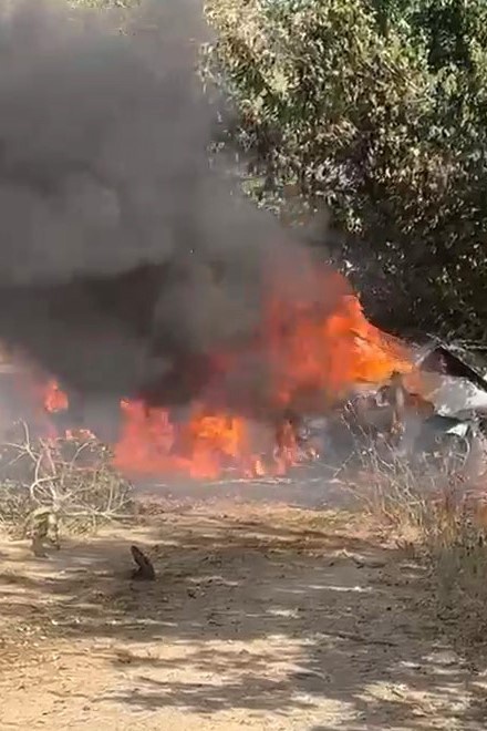 Kaza yapan otomobil yandı: 2 yaralı 3