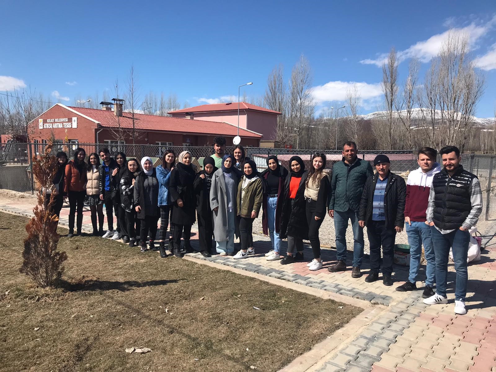 Harçlıklarıyla sevimli dostlarına yardımcı oldular 7