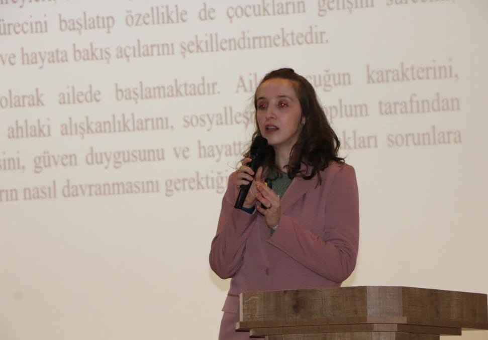 Şiran’da “Çocuk ve Gençlik Psikolojisi” konulu panel düzenlendi 1