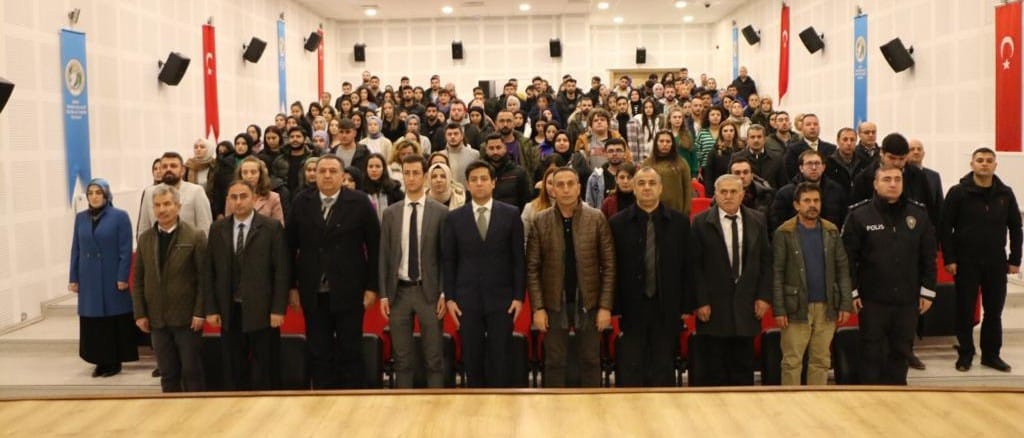 Şiran’da “Çocuk ve Gençlik Psikolojisi” konulu panel düzenlendi 2