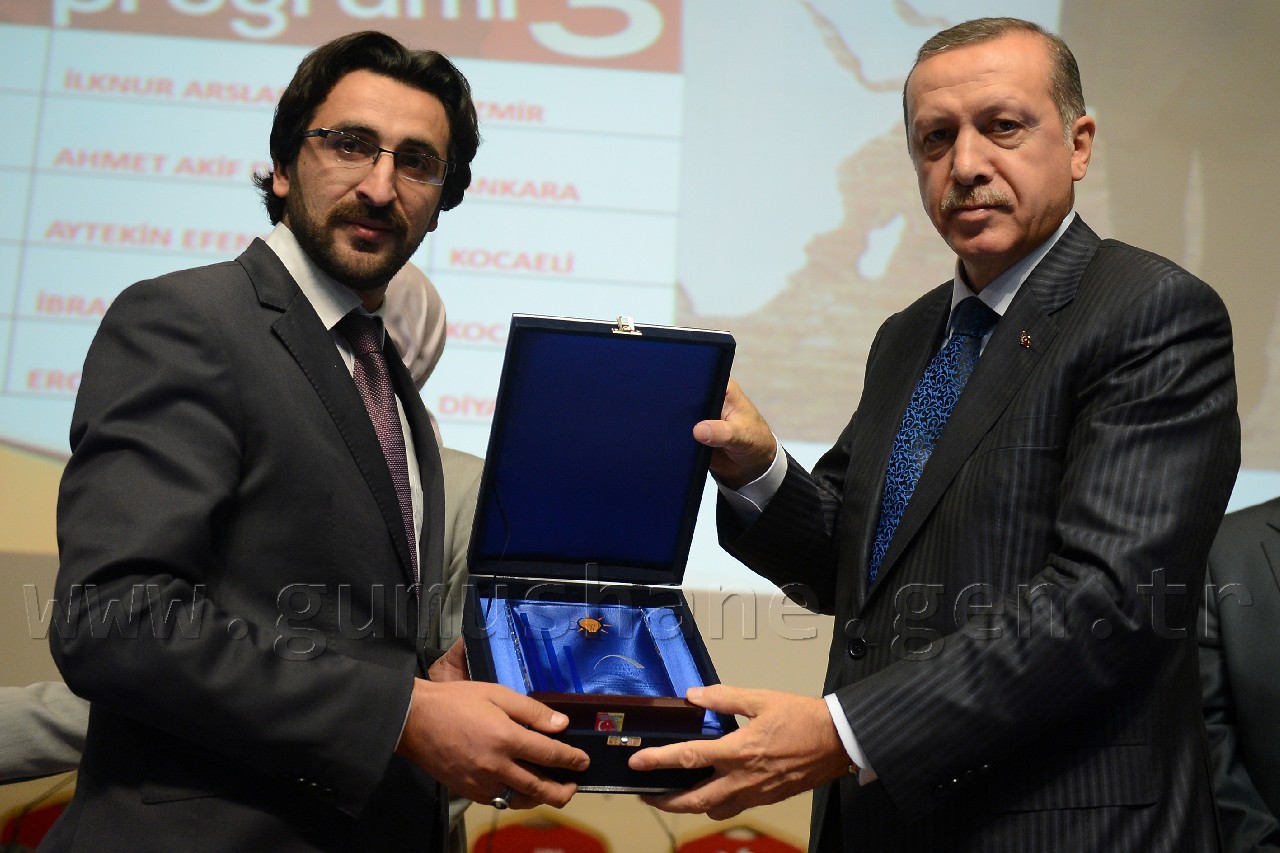 Taşkın ve Şeker Plaketlerini Başbakan Erdoğan'dan Aldı 2