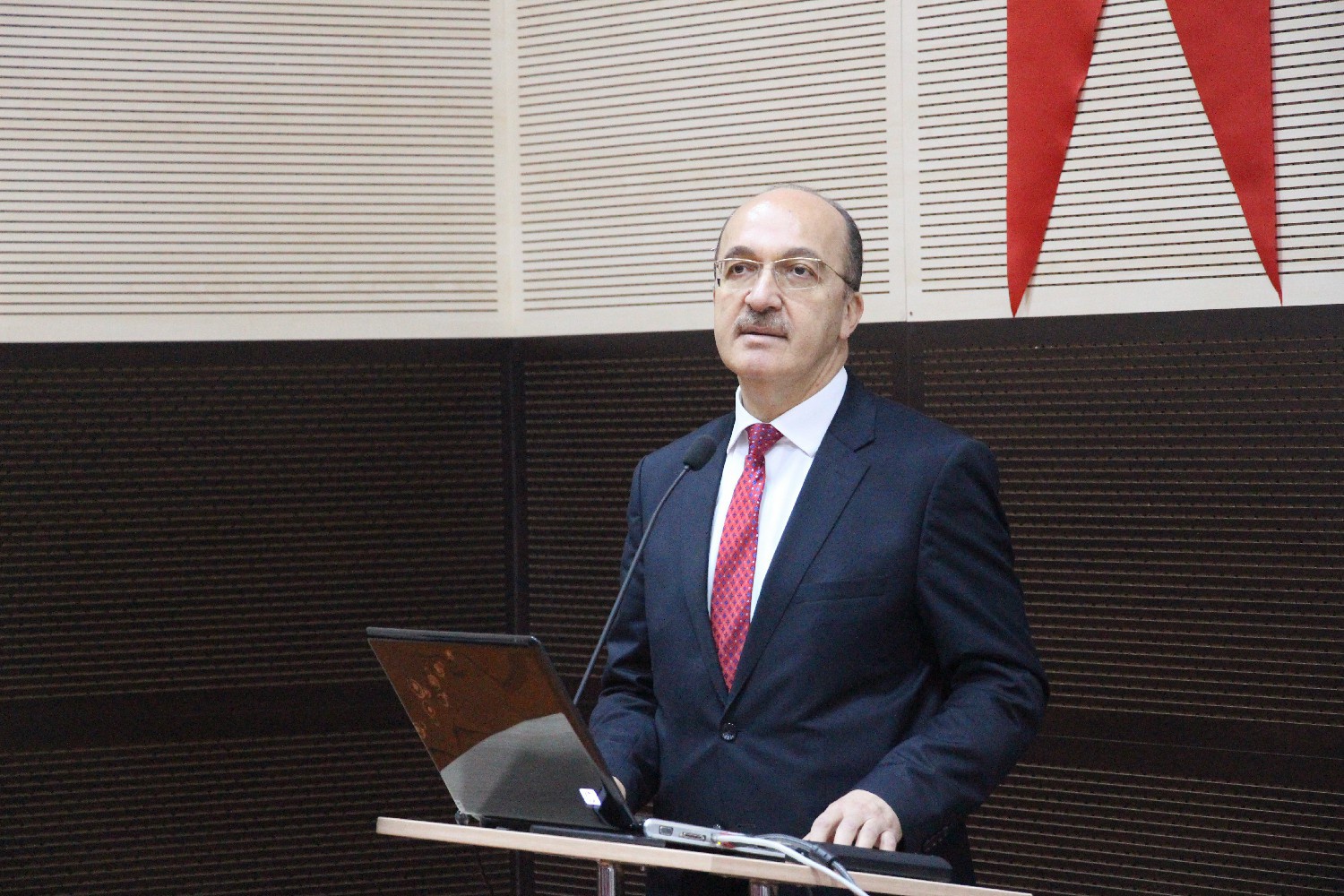 GÜ’de ‘İş Hayatında Kadın’ temalı program 5