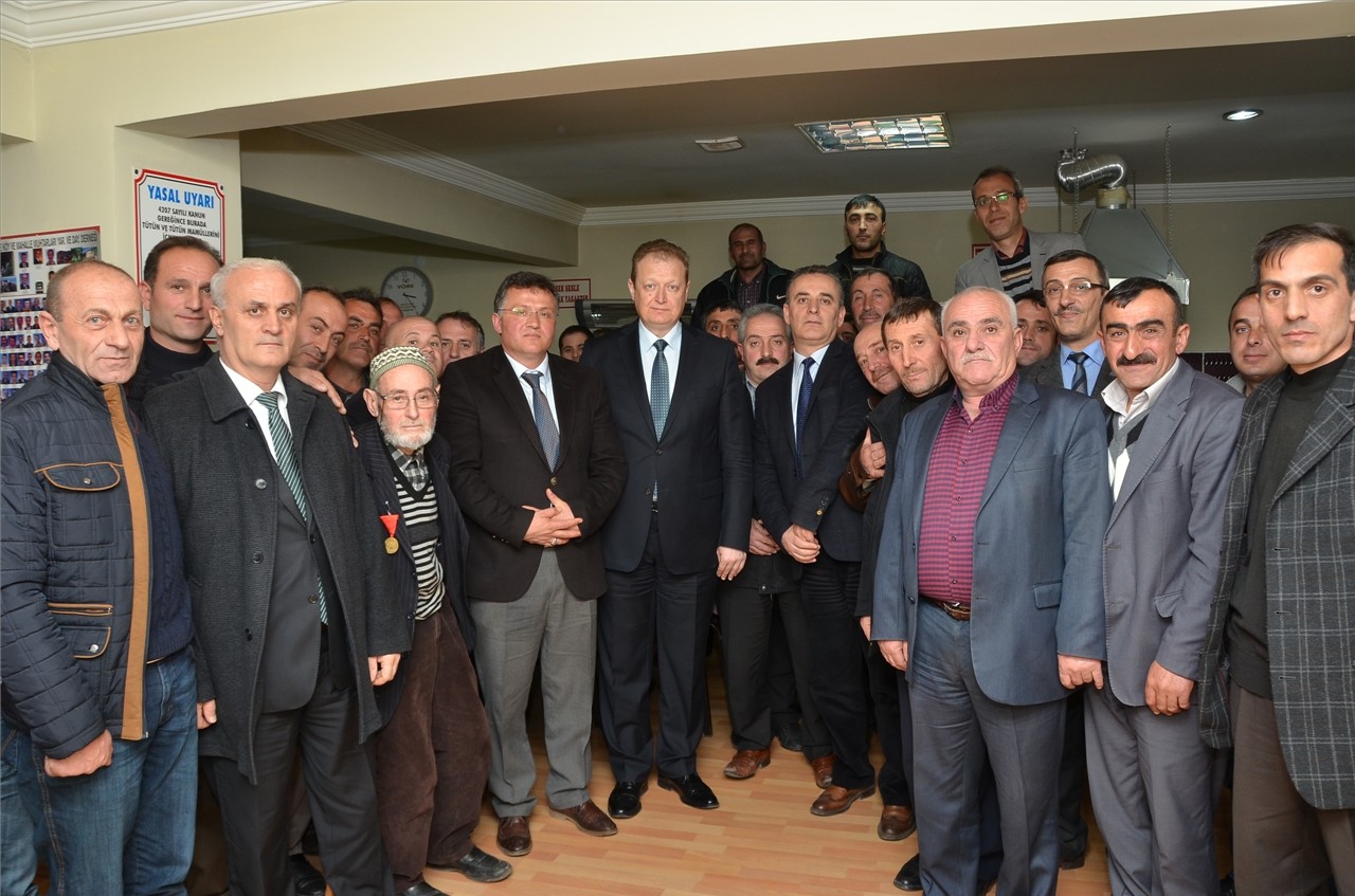 Vali Yavuz Yağmurdere derneğini ziyaret etti 3