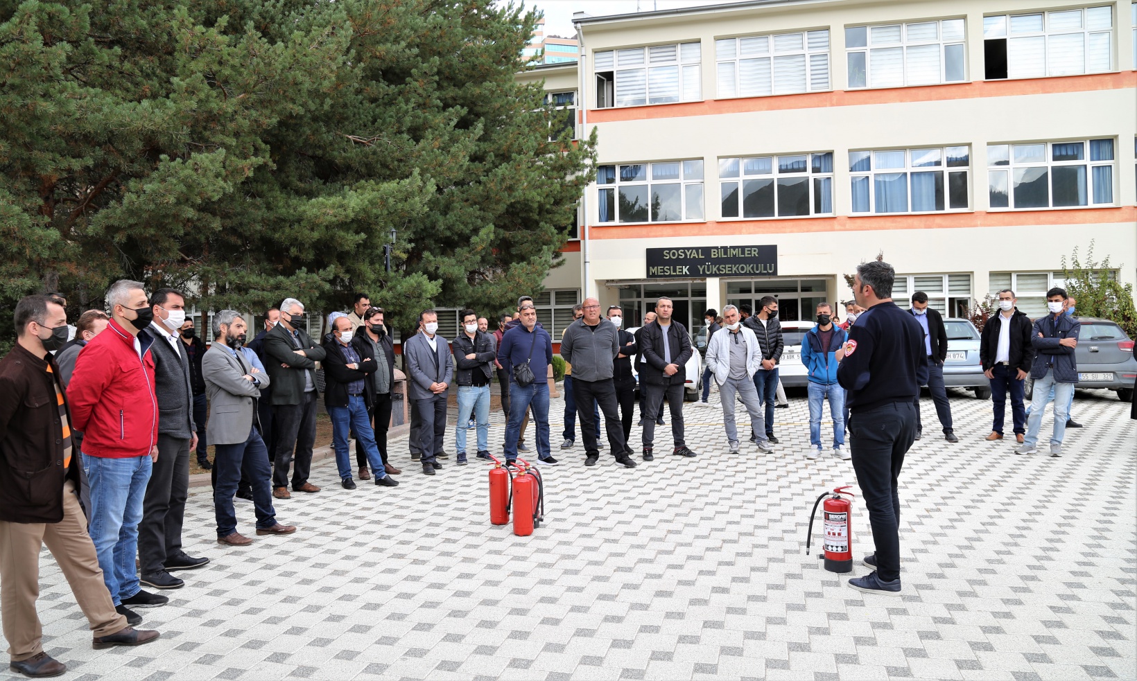 GÜ’de yangın söndürme tatbikatı gerçekleştirildi 4