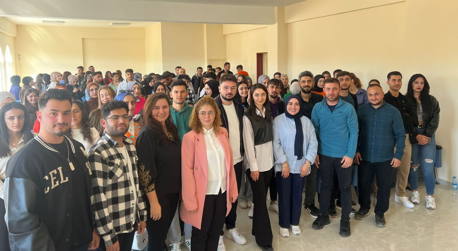 Şiran Dursun Keleş SHMYO mezun öğrencileri ile buluştu 4