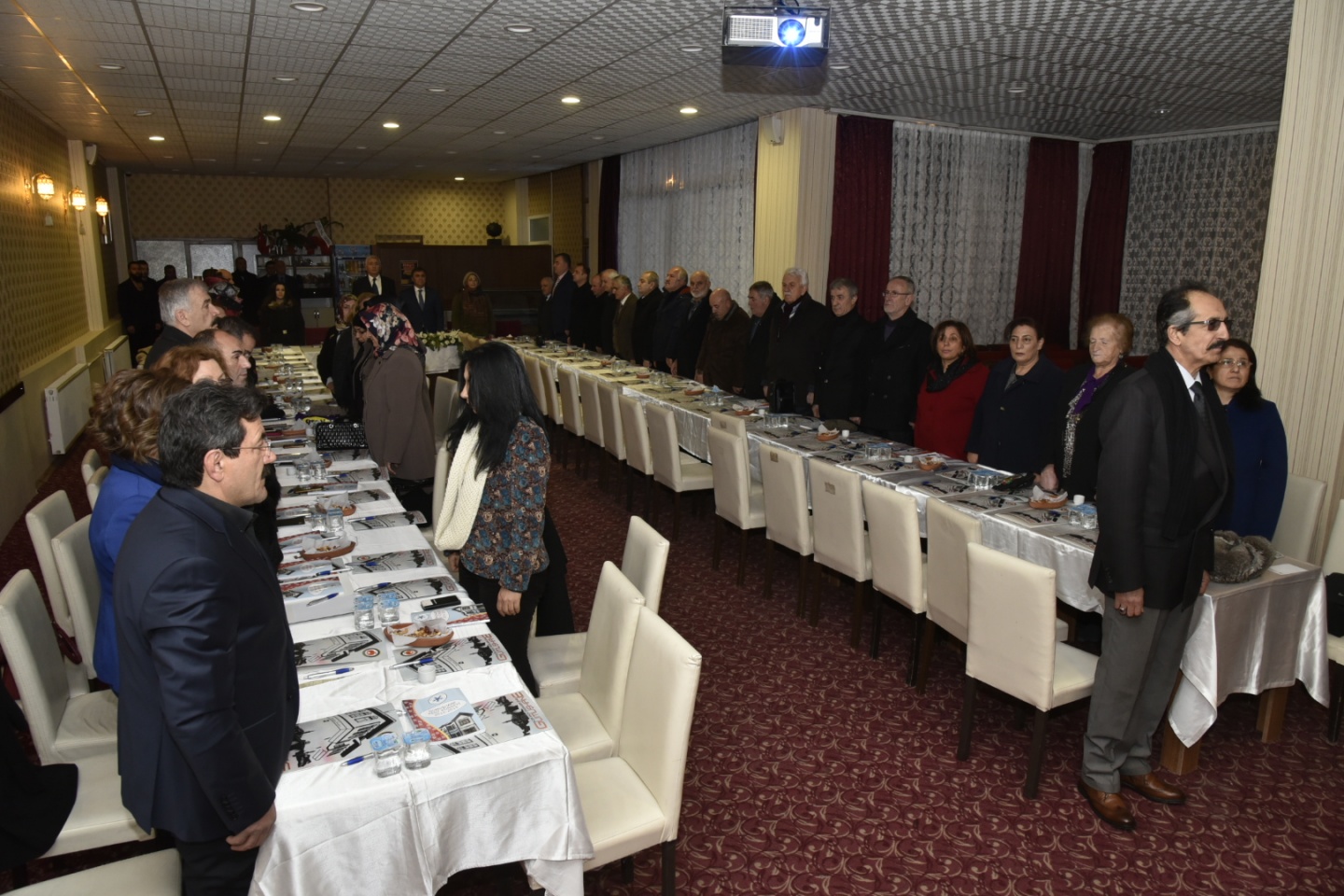 ‘Dimdik ayakta durduk’ 1